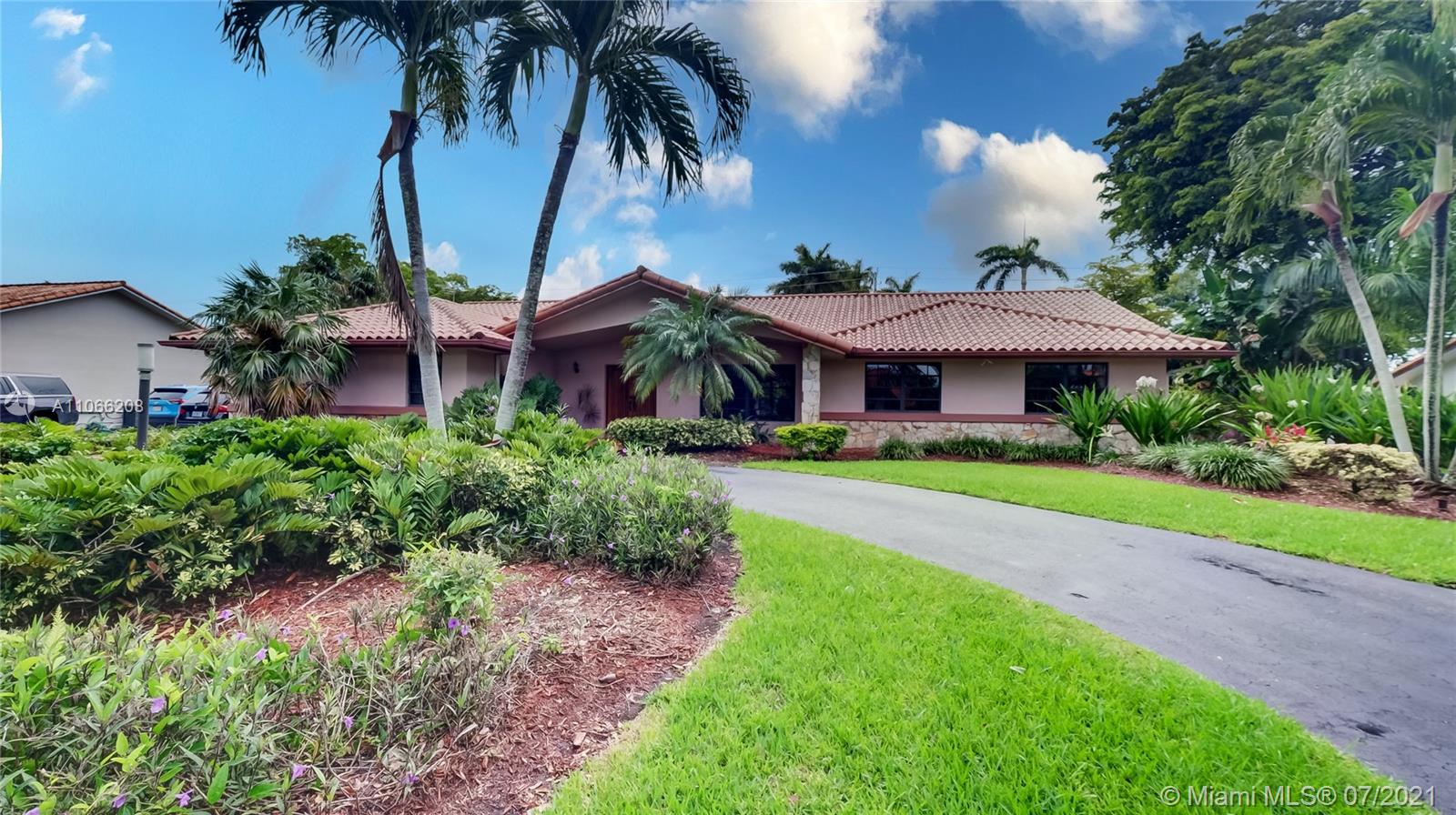 Photo 1 of 9721 124th Ct in Miami - MLS A11066208