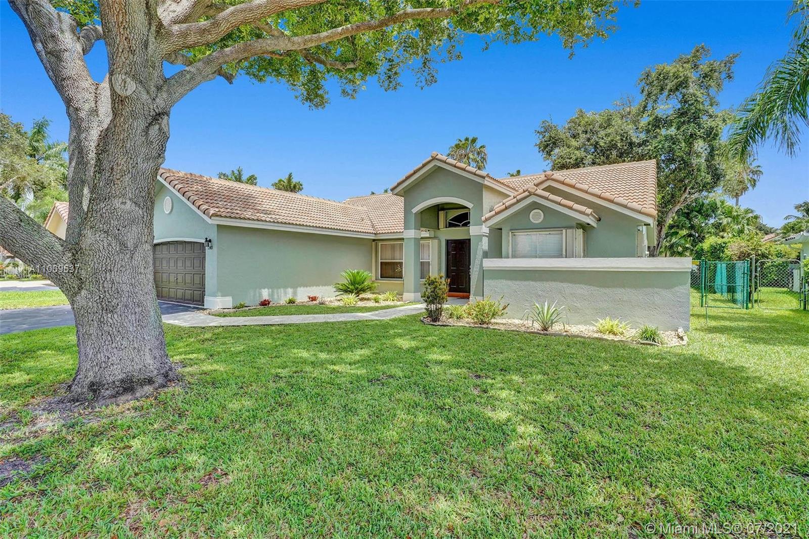 Photo 2 of 12483 8th Ct in Davie - MLS A11069537
