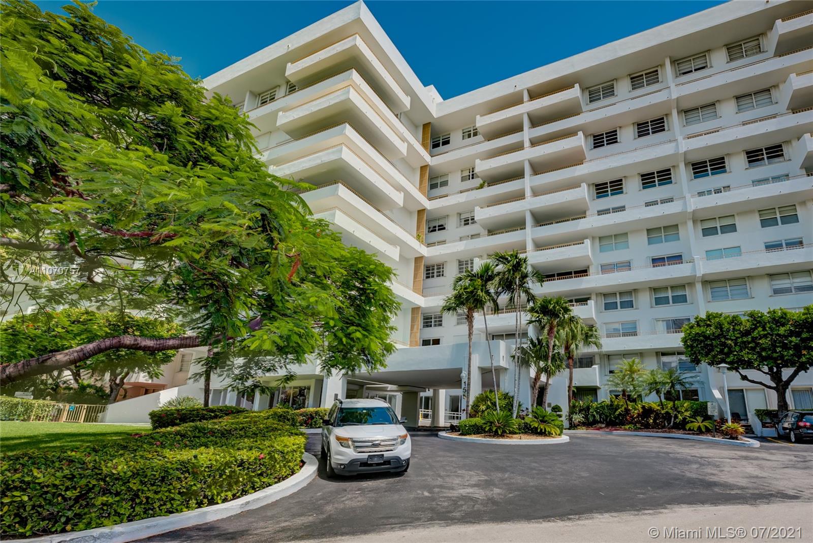 Commodore Club Condos