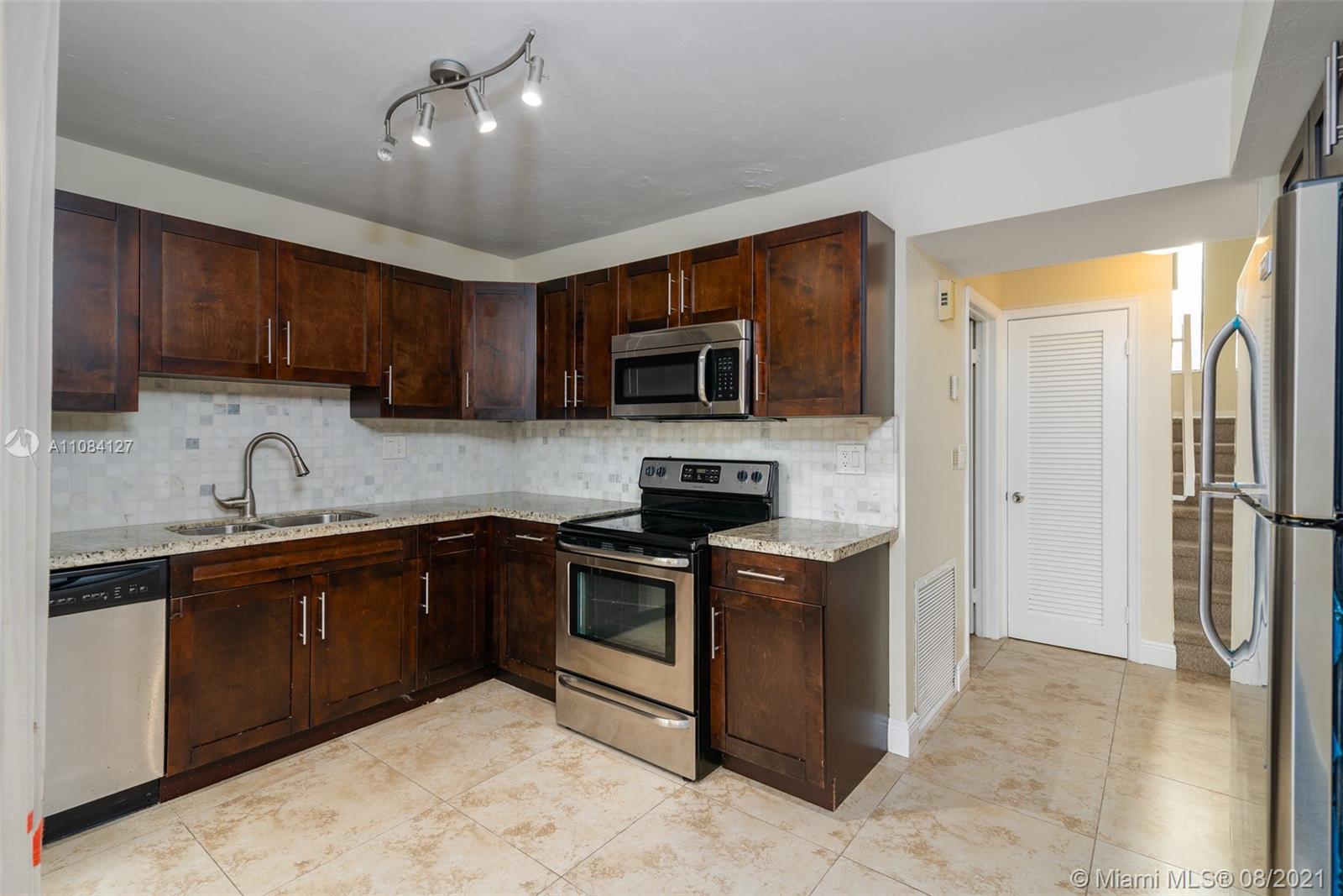 14939 SW 89th St, Miami, FL 33196