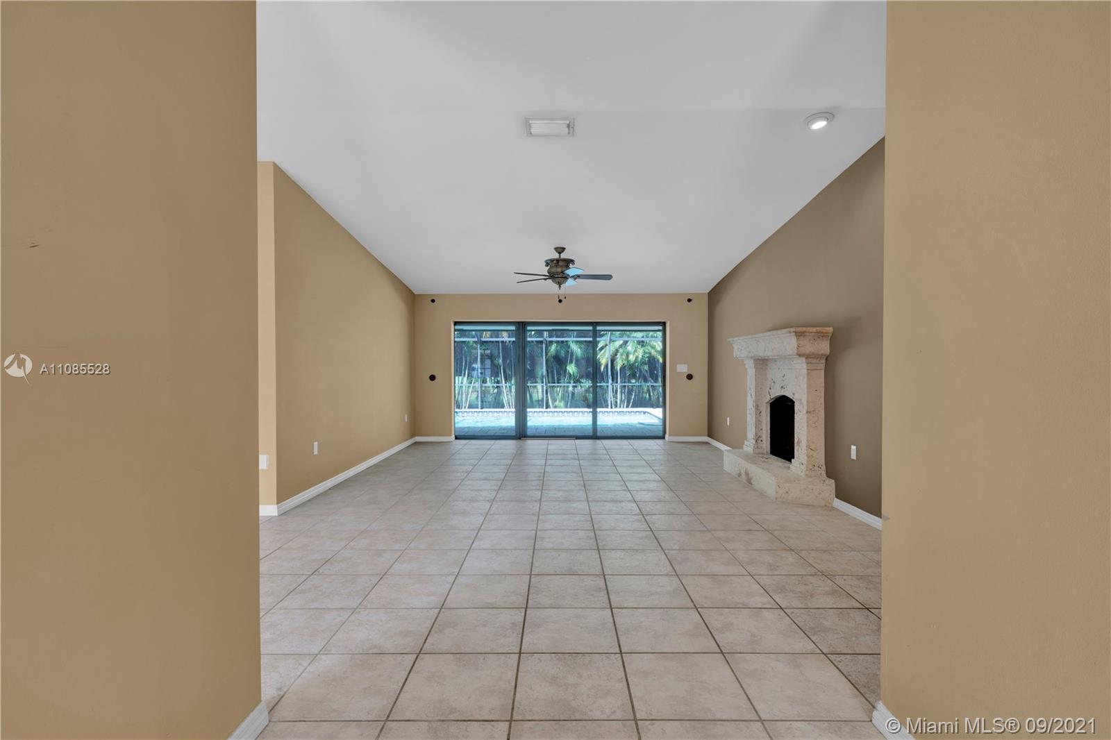 Photo 2 of 5254 94th Doral Pl in Doral - MLS A11085528