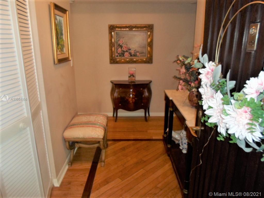 Photo 2 of Biltmore II Condo Apt 407 in Coral Gables - MLS A11084866