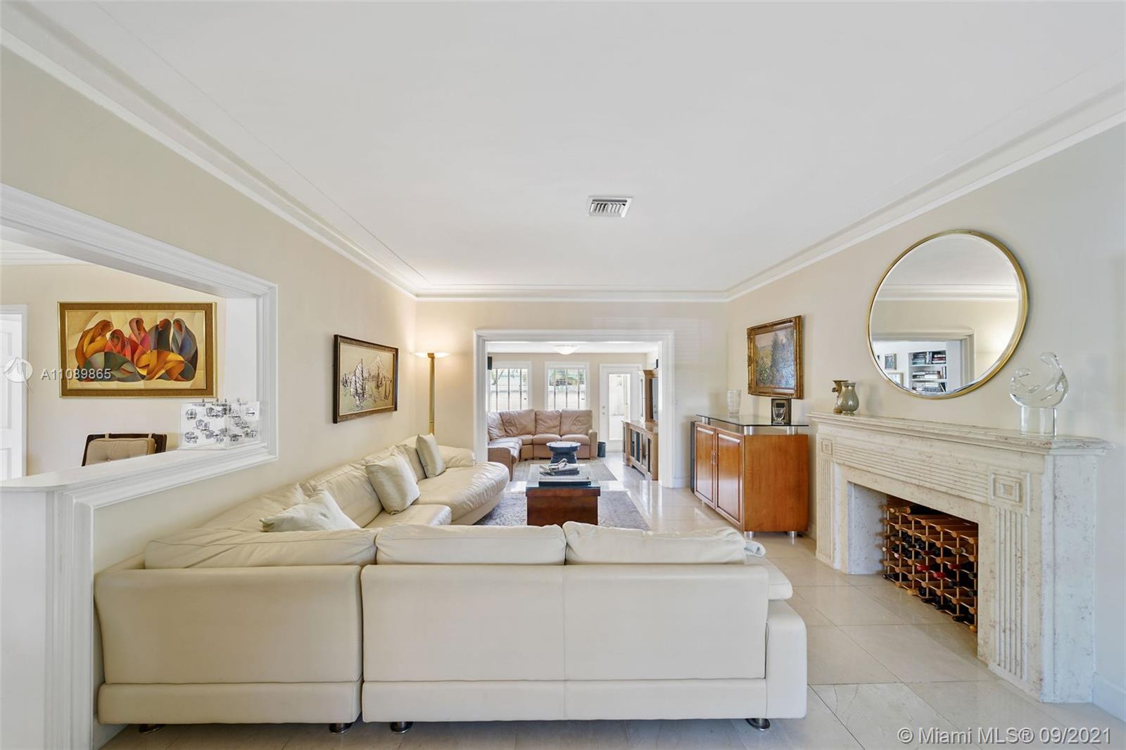 Photo 2 of 5371 Bay Rd in Miami Beach - MLS A11089865