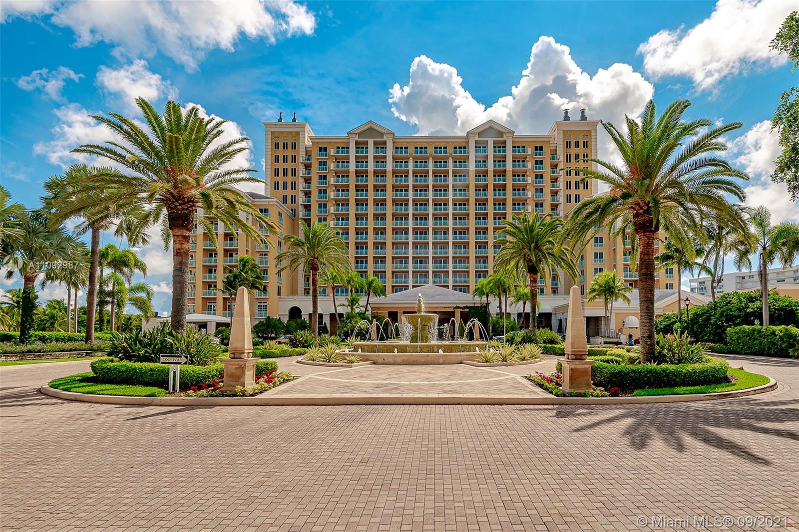 Photo 1 of Grand Bay Key Biscayne Ritz Carlton Apt 717 in Key Biscayne - MLS A11092987