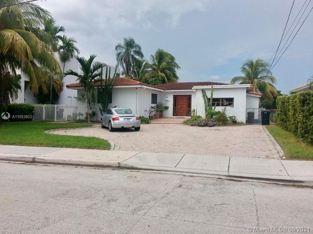 Photo 4 of 7508 Treasure Dr in North Bay Village - MLS A11093803