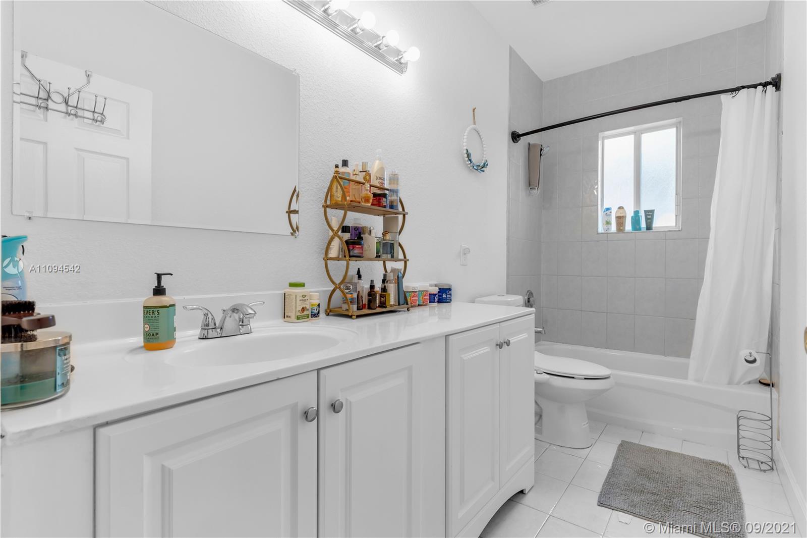361 NE 35th Ave