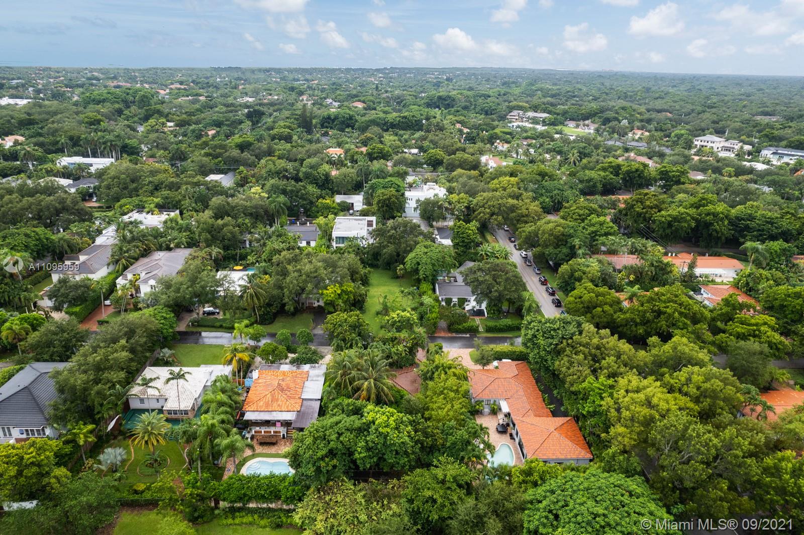 Photo 7 of 4161 Woodridge Rd in Miami - MLS A11095959