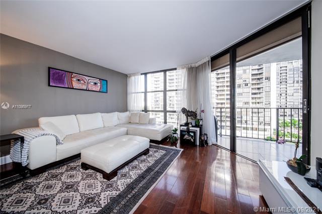 Photo 2 of Brickell Place Phase II C Apt C806 in Miami - MLS A11095917