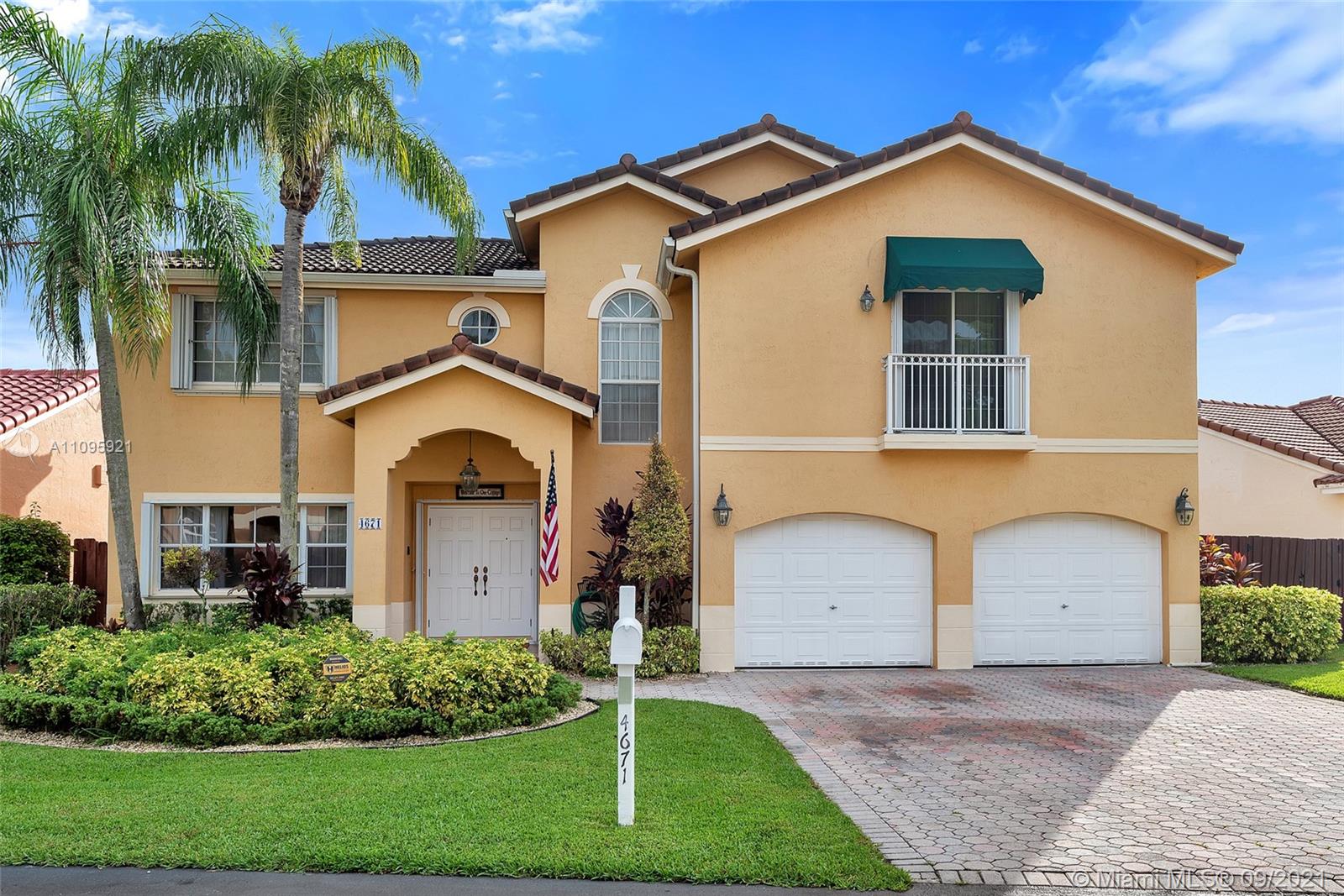 Photo 2 of 4671 154th Pl in Miami - MLS A11095921