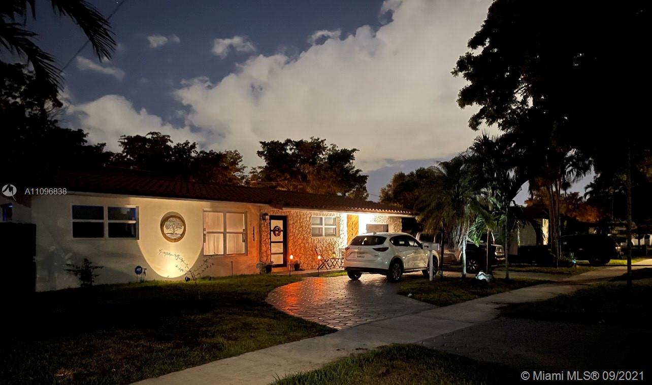 Photo 1 of 14440 Harris Pl in Miami Lakes - MLS A11096838
