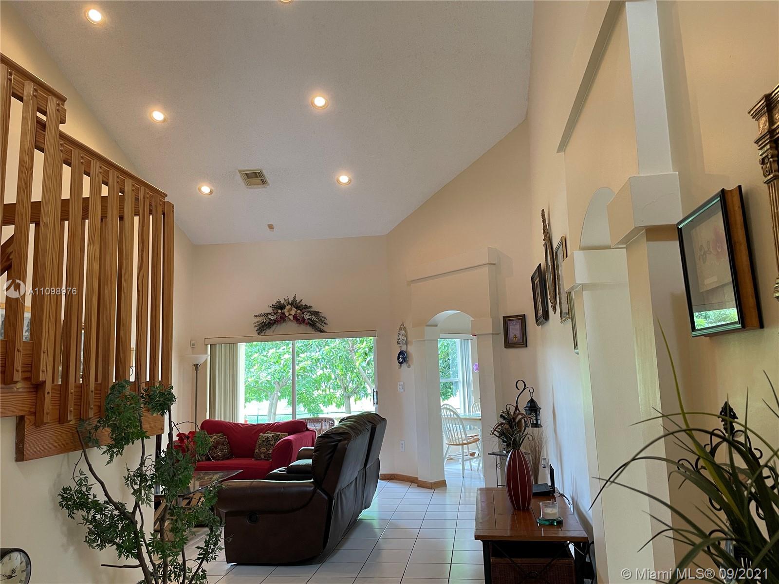 Photo 2 of 15892 78th St in Miami - MLS A11098976