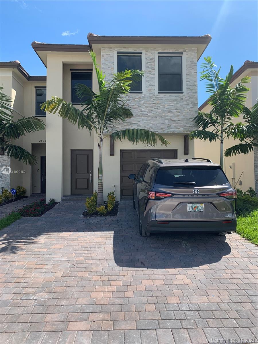 25255 SW 107Th Ct, Miami, FL 33032