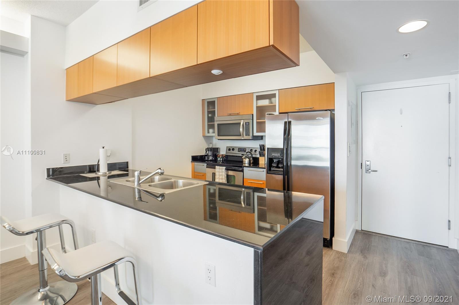 1750 N Bayshore Dr 2703