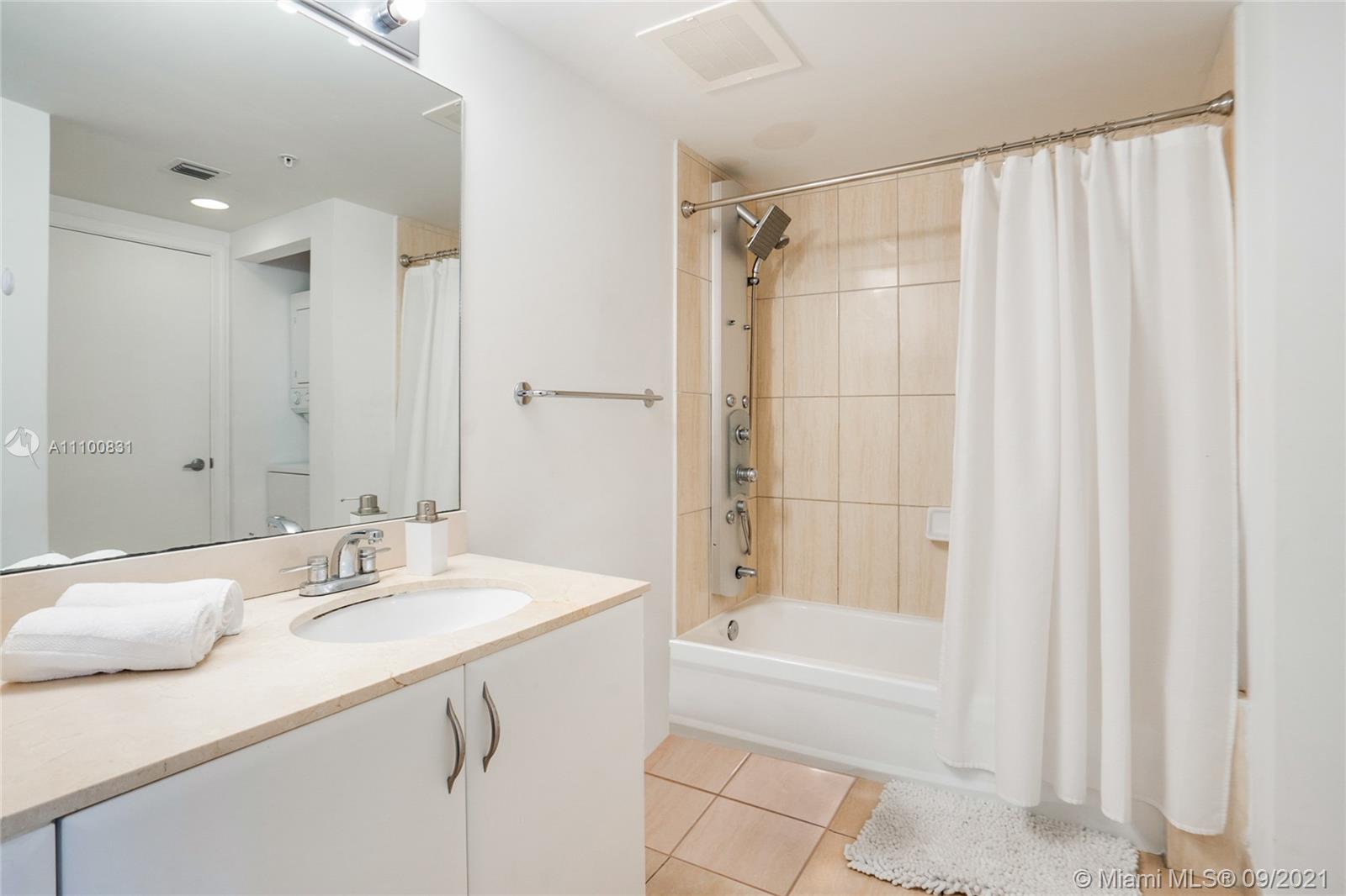 1750 N Bayshore Dr 2703