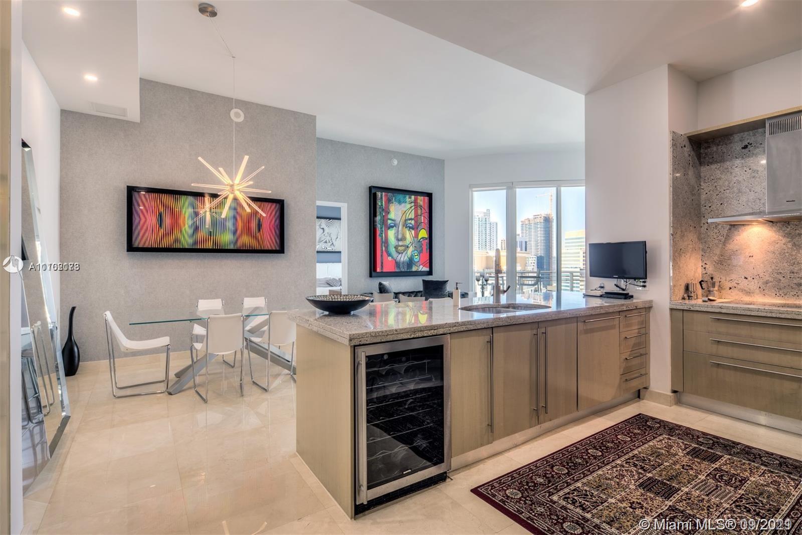 BEAUTIFUL UNIT.  ASIA CONDO 2 BEDROOMS AND 2.5 BATHROOMS WITH MARBLE FLOORS, HIGH CEILINGS, PRIVATE ELEVATOR, ELEGANT KITCHEN WITH BEAUTIFUL VIEWS. AMENITIES INCLUDE TENNIS COURT, POOL, GYM, STORAGE, PARTY ROOM, RACQUETBALL COURT, JACUZZI, SAUNA AND 24 HOURS VALET.