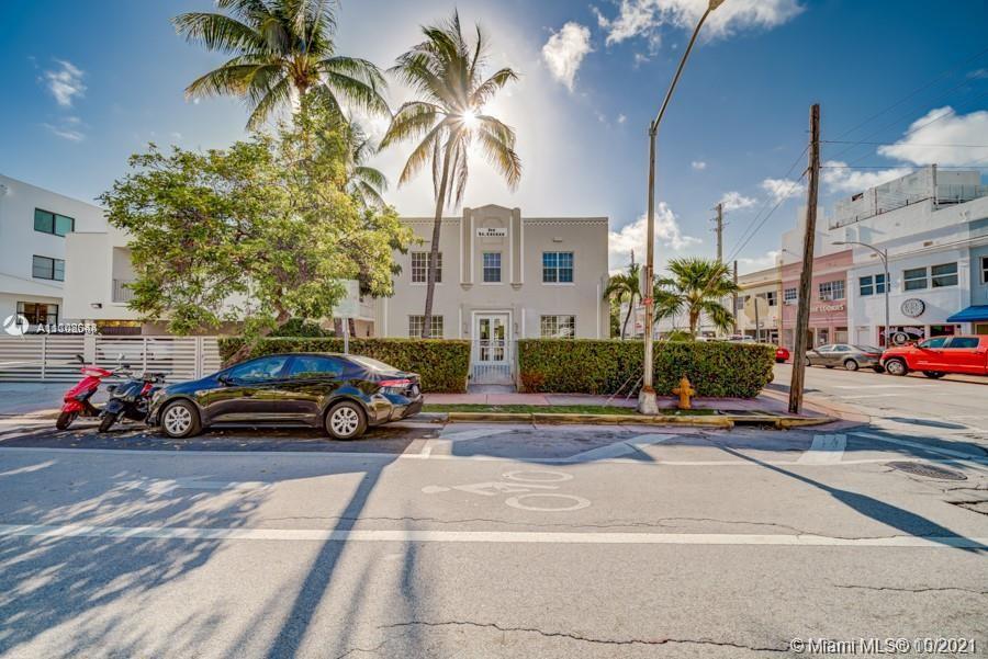 Nice, quiet and cozy unit, located on 2nd floor. Central AC, Tile and Wood floors. Fully Furnished. AMAZING LOCATION!!! Charming and Well Maintained Art Deco Property. Next to Las Olas Cafe, Secured building w/ laundry facility, 2 Blocks away from the nicest beach of the area, walking distance from South of Fifth, Restaurants and shopping area of Collins Avenue.