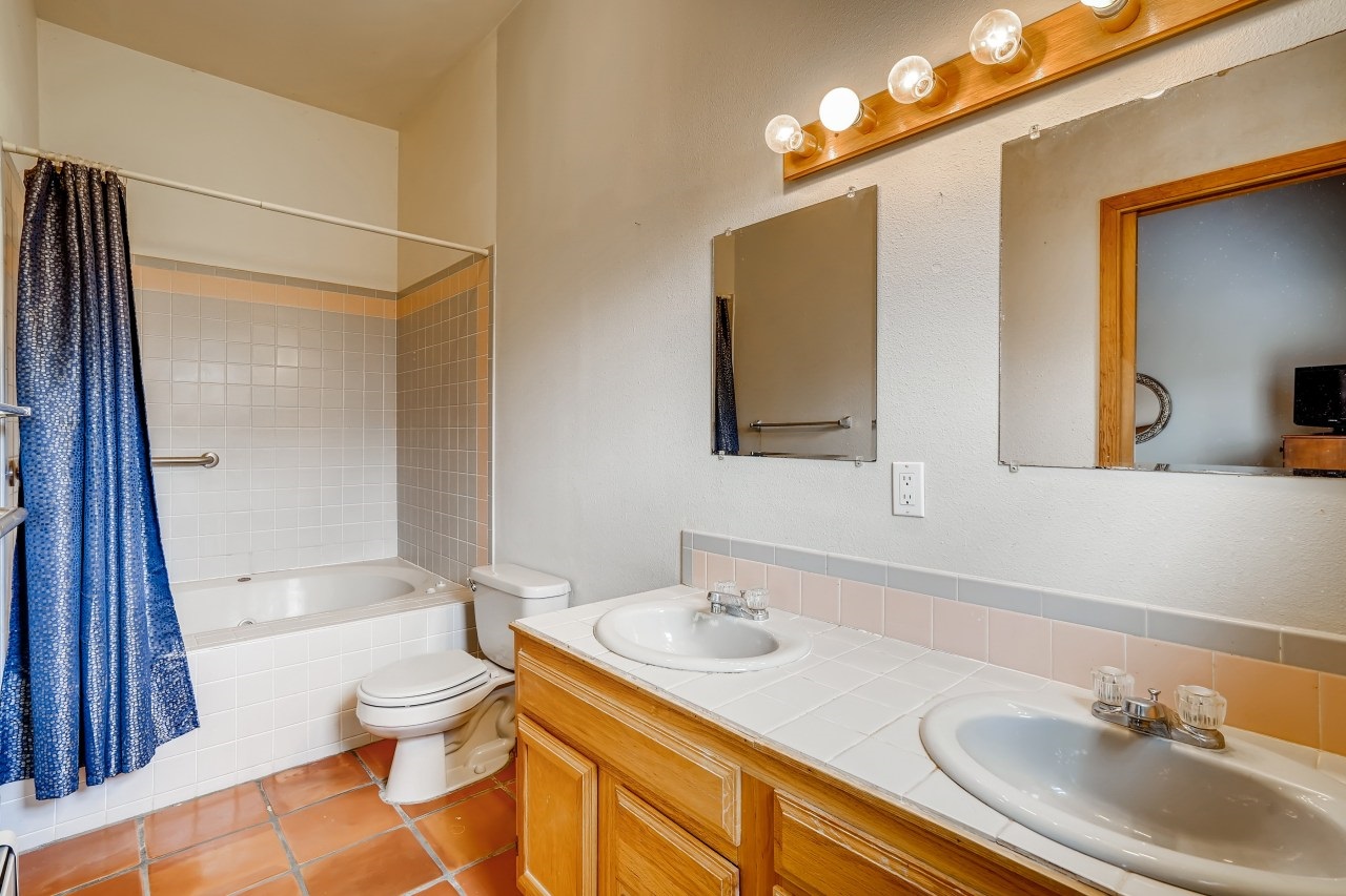 1335 Corrida de Agua, Santa Fe, New Mexico 87507, 3 Bedrooms Bedrooms, ,3 BathroomsBathrooms,Residential,For Sale,1335 Corrida de Agua,202100337