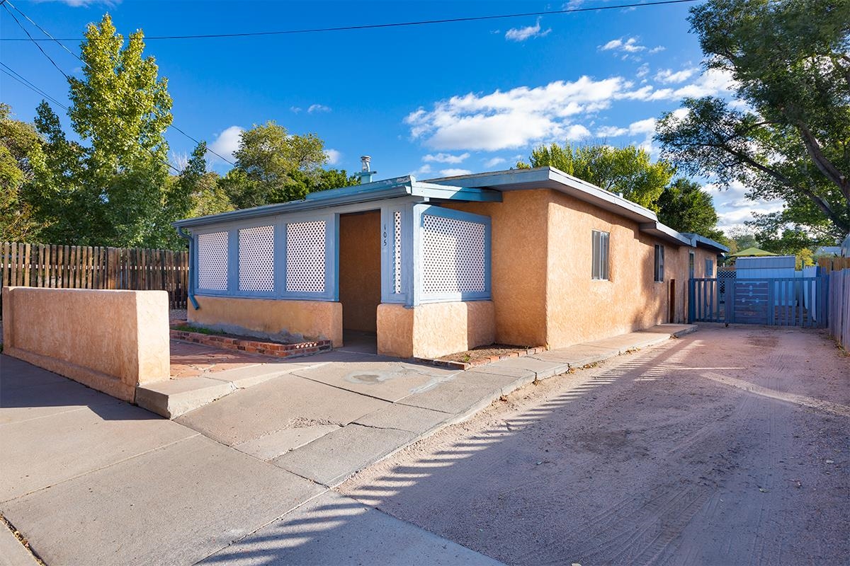 105 Sam, Santa Fe, New Mexico 87501, 3 Bedrooms Bedrooms, ,2 BathroomsBathrooms,Residential,For Sale,105 Sam,202104711