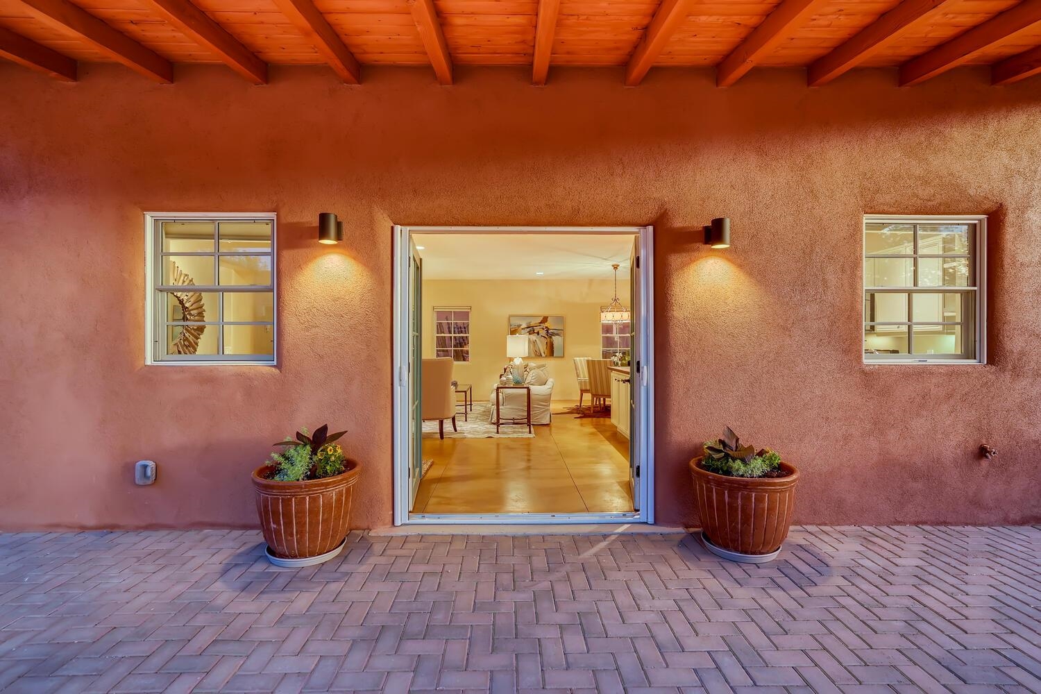 156 Lorenzo, Santa Fe, New Mexico 87501, 2 Bedrooms Bedrooms, ,3 BathroomsBathrooms,Residential,For Sale,156 Lorenzo,202104081