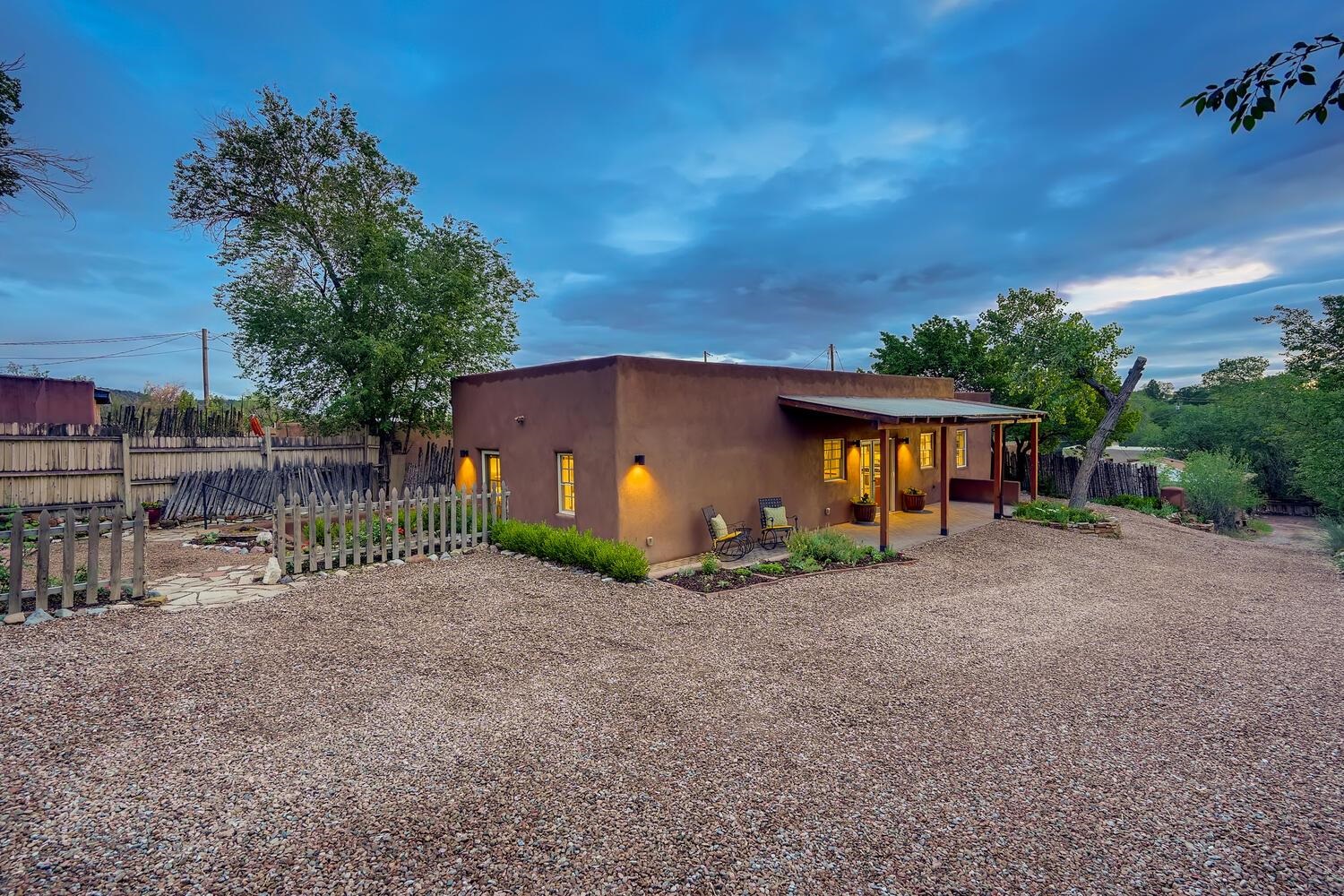 156 Lorenzo, Santa Fe, New Mexico 87501, 2 Bedrooms Bedrooms, ,3 BathroomsBathrooms,Residential,For Sale,156 Lorenzo,202104081