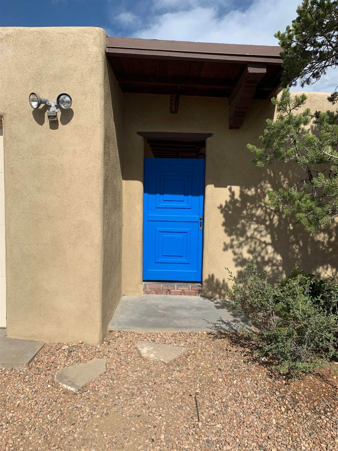 328 Calle Sierpe, Santa Fe, New Mexico 87501-0000, 2 Bedrooms Bedrooms, ,Residential Lease,For Rent,328 Calle Sierpe,202104385