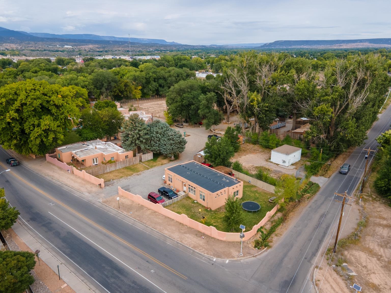 1003 Fairview, Espanola, New Mexico 87532, 11 Bedrooms Bedrooms, ,9 BathroomsBathrooms,Residential,For Sale,1003 Fairview,202104540