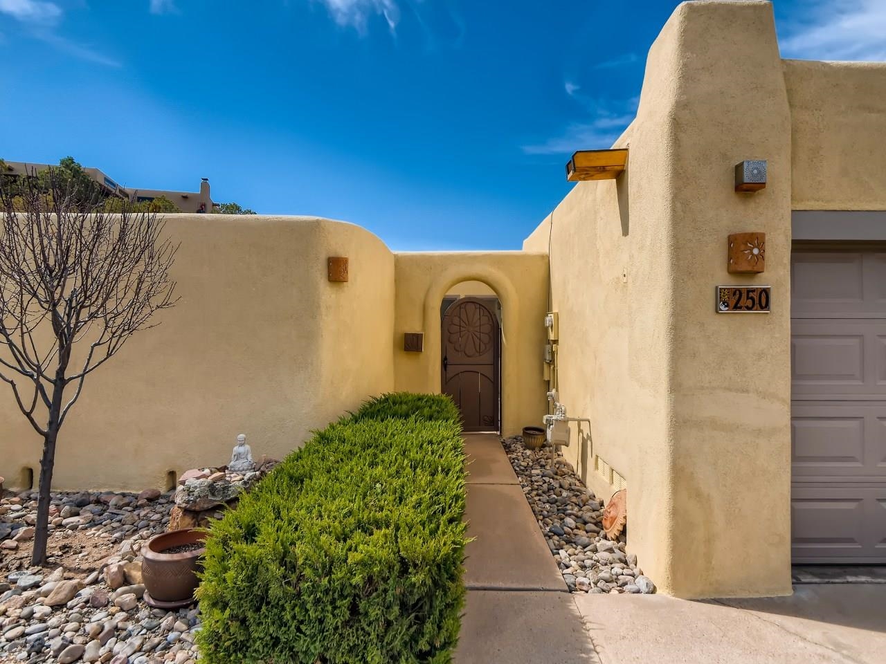 250 Camino De La Sierra, Santa Fe, New Mexico 87501, 3 Bedrooms Bedrooms, ,3 BathroomsBathrooms,Residential,For Sale,250 Camino De La Sierra,202201102