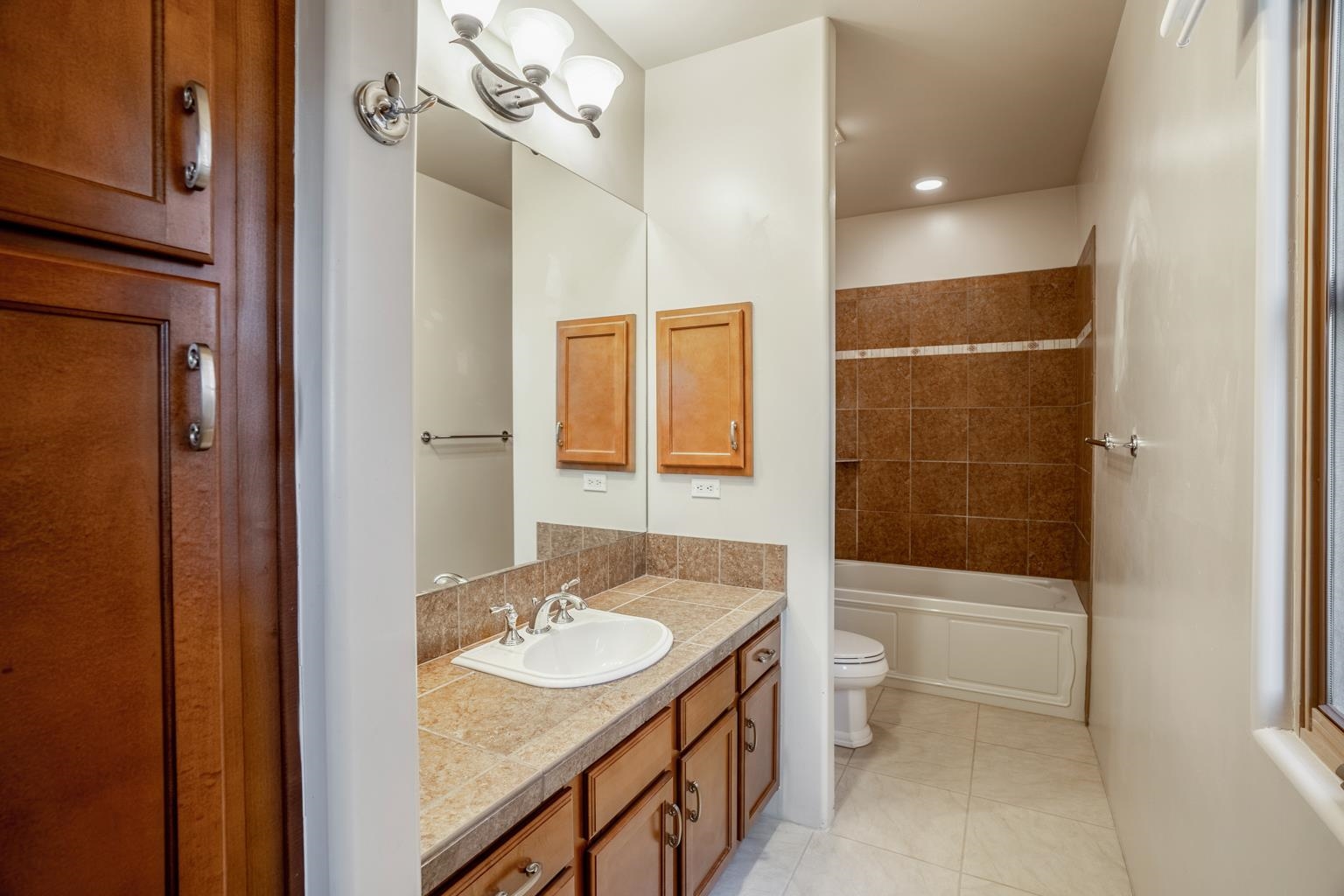 1620 Villa Strada, Santa Fe, New Mexico 87506, 3 Bedrooms Bedrooms, ,4 BathroomsBathrooms,Residential,For Sale,1620 Villa Strada,202201431