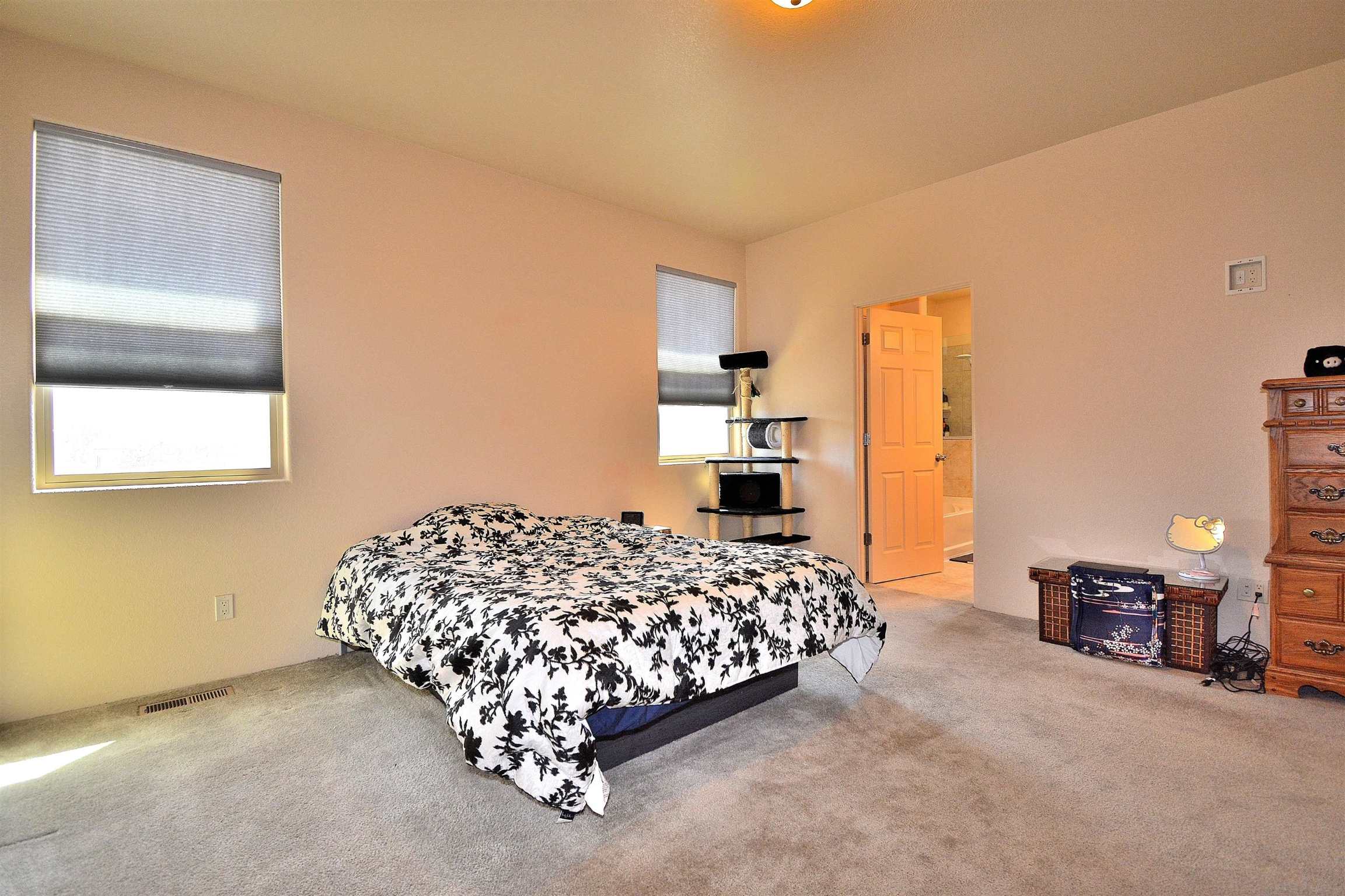 5301 Joshua, Santa Fe, New Mexico 87507, 3 Bedrooms Bedrooms, ,3 BathroomsBathrooms,Residential,For Sale,5301 Joshua,202201490