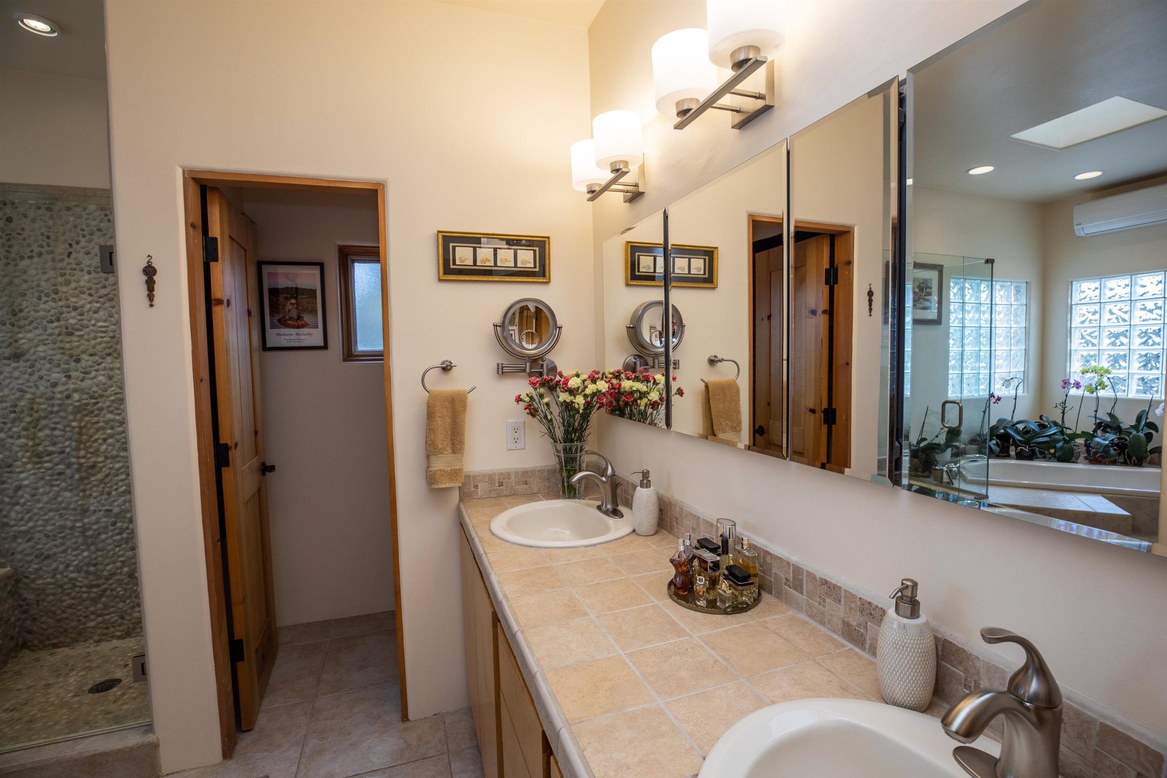 844 Camino Vistas Encantada, Santa Fe, New Mexico 87507, 3 Bedrooms Bedrooms, ,3 BathroomsBathrooms,Residential,For Sale,844 Camino Vistas Encantada,202201700