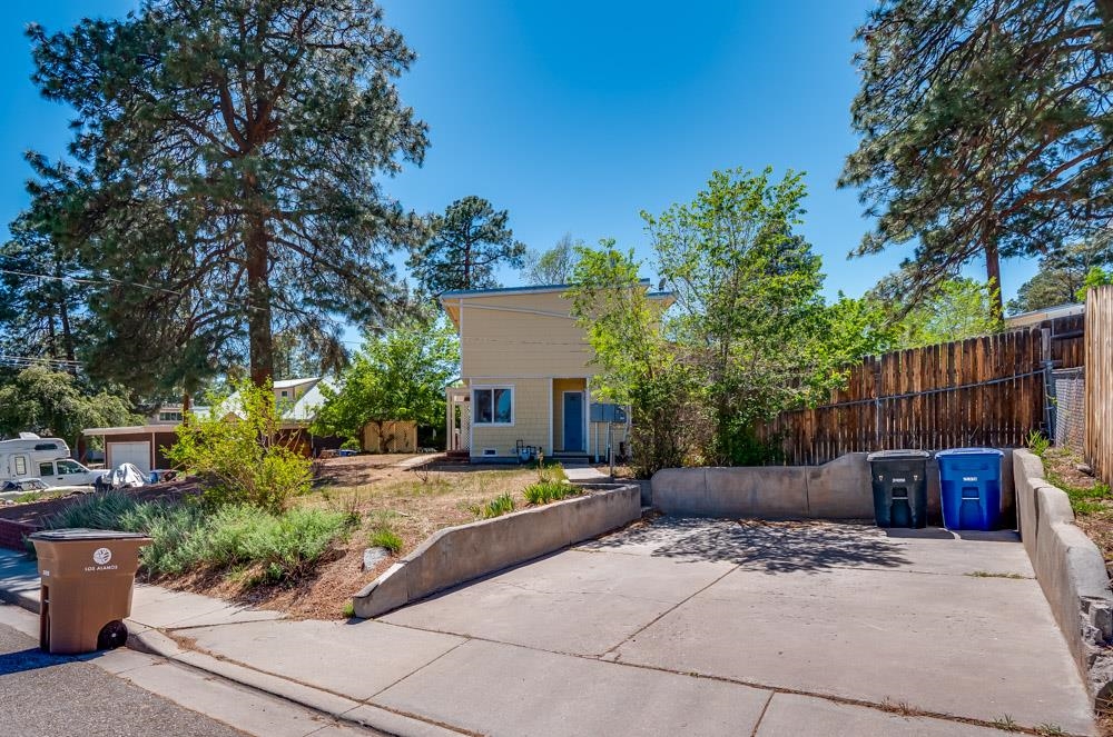 2181 35TH B, Los Alamos, New Mexico 87544, 3 Bedrooms Bedrooms, ,1 BathroomBathrooms,Residential,For Sale,2181 35TH B,202201899