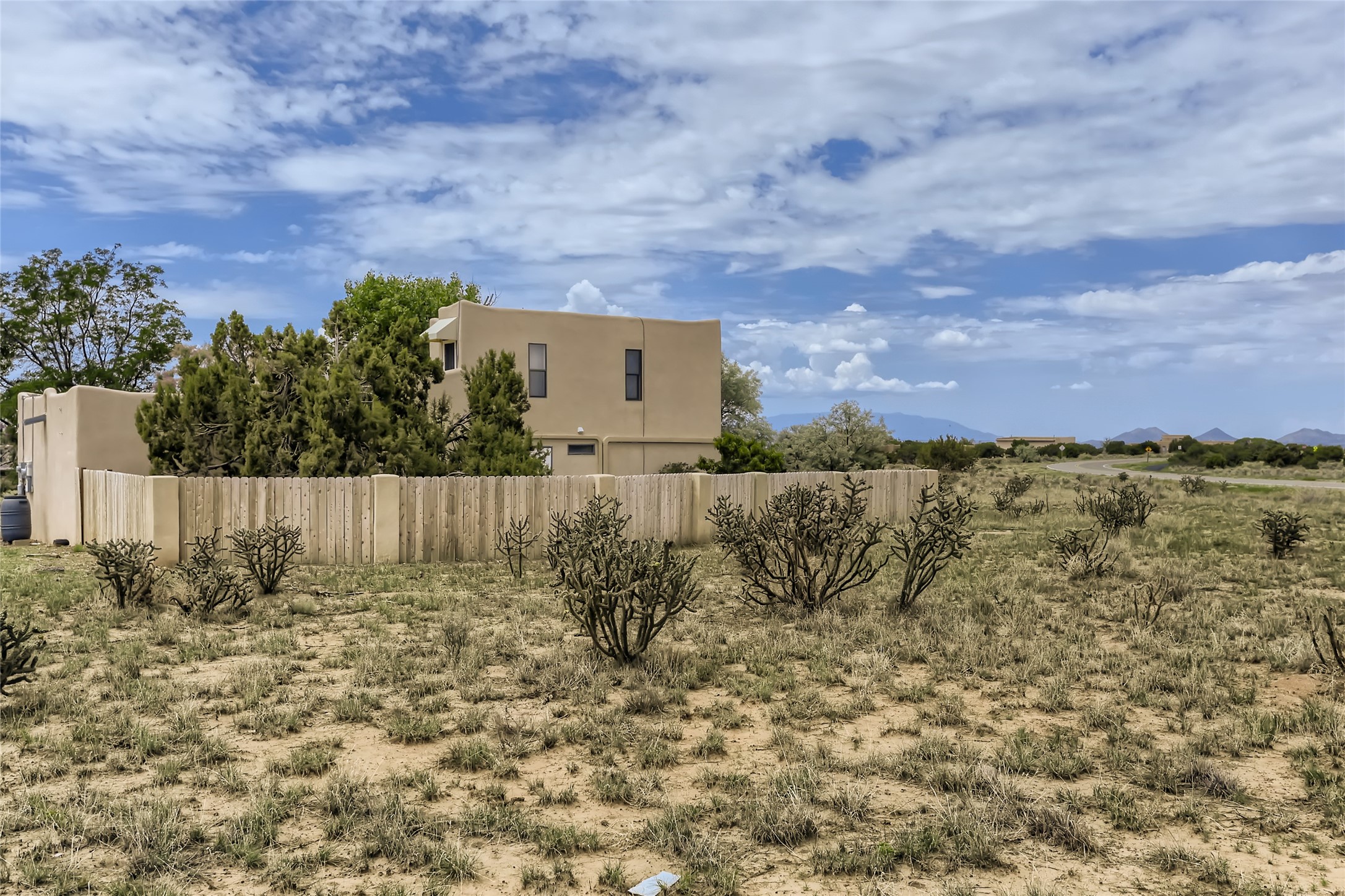 2 Cerrado Loop, Santa Fe, New Mexico 87508, 3 Bedrooms Bedrooms, ,2 BathroomsBathrooms,Residential,For Sale,2 Cerrado Loop,202220027