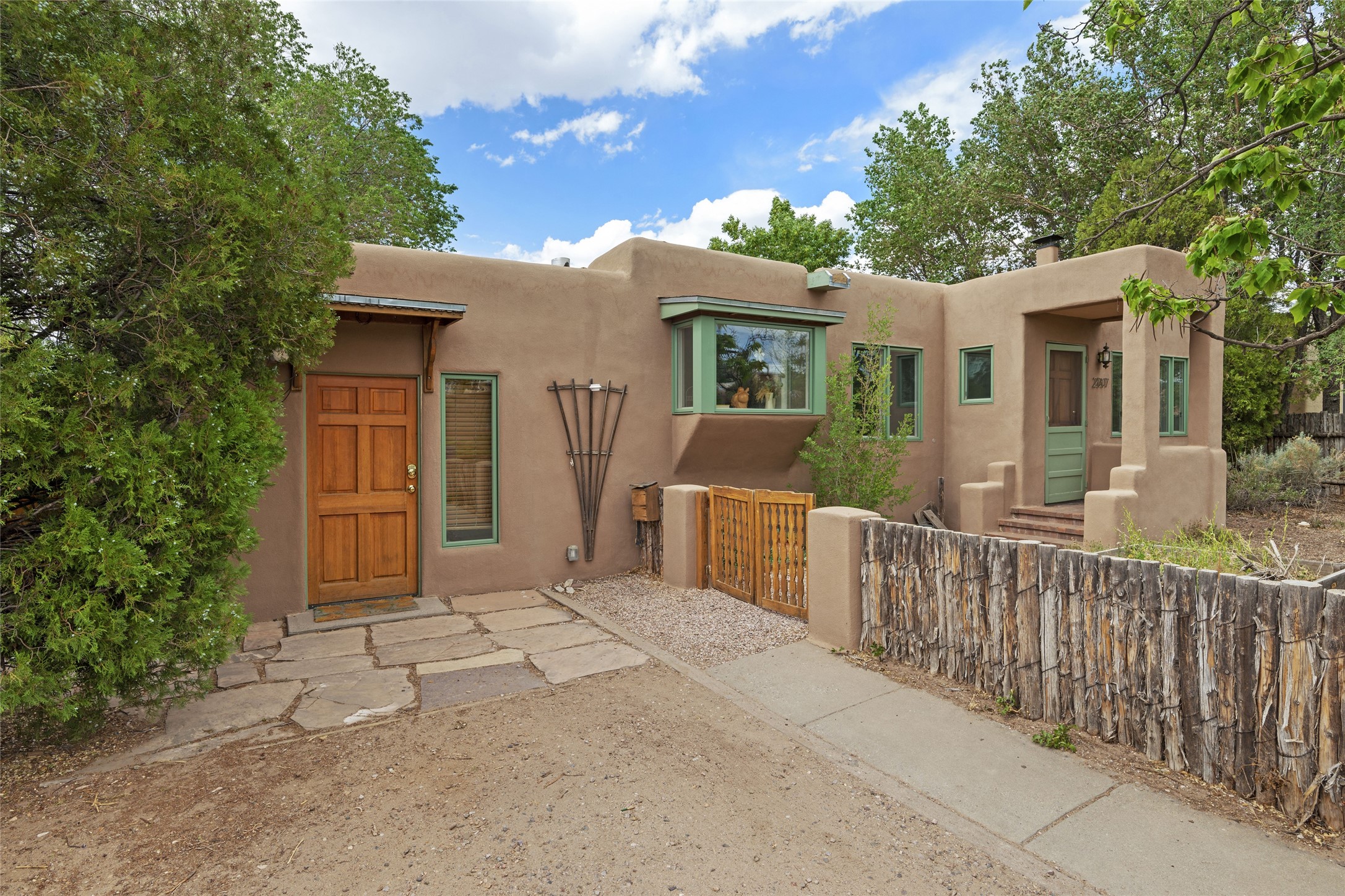 2007 Hopi, Santa Fe, New Mexico 87505, 4 Bedrooms Bedrooms, ,1 BathroomBathrooms,Residential,For Sale,2007 Hopi,202231522