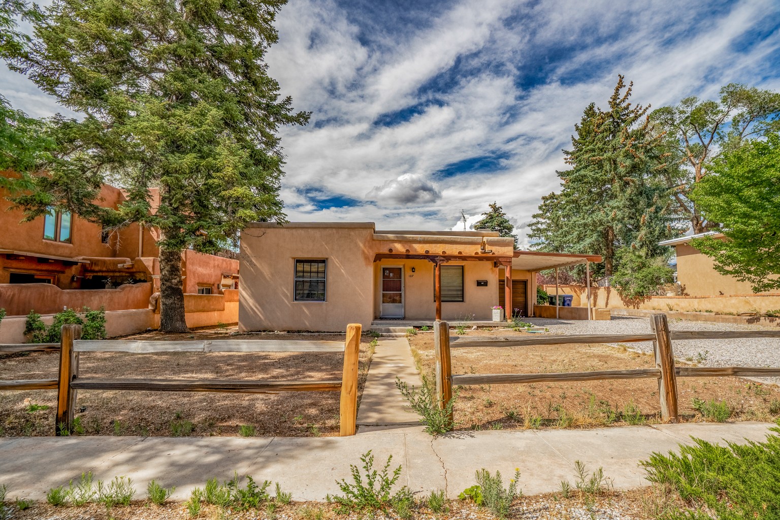 127 W Houghton, Santa Fe, New Mexico 87505, 3 Bedrooms Bedrooms, ,2 BathroomsBathrooms,Residential,For Sale,127 W Houghton,202232175