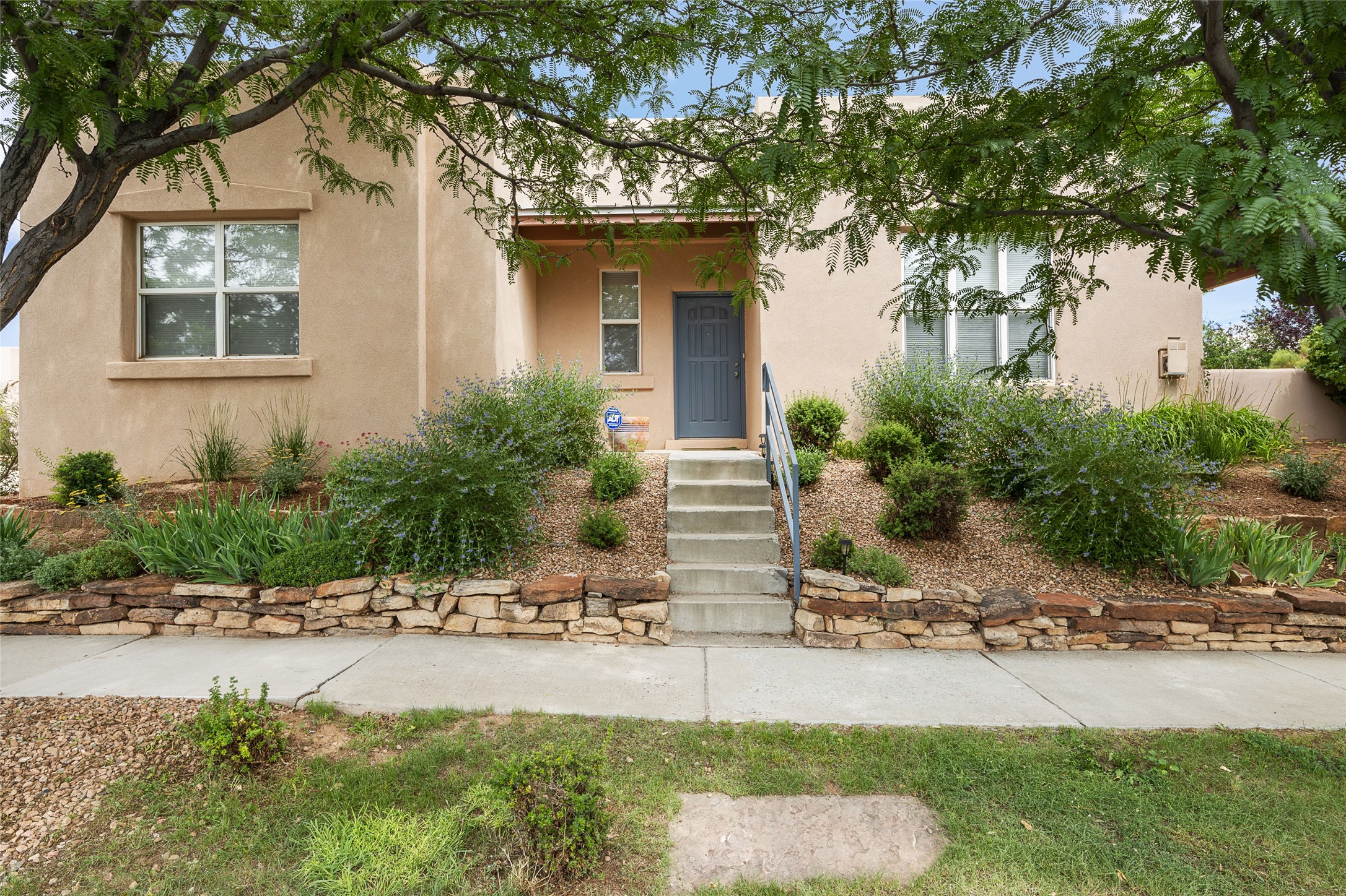 2 Autumn Light Place, Santa Fe, New Mexico 87508, 3 Bedrooms Bedrooms, ,2 BathroomsBathrooms,Residential,For Sale,2 Autumn Light Place,202232122
