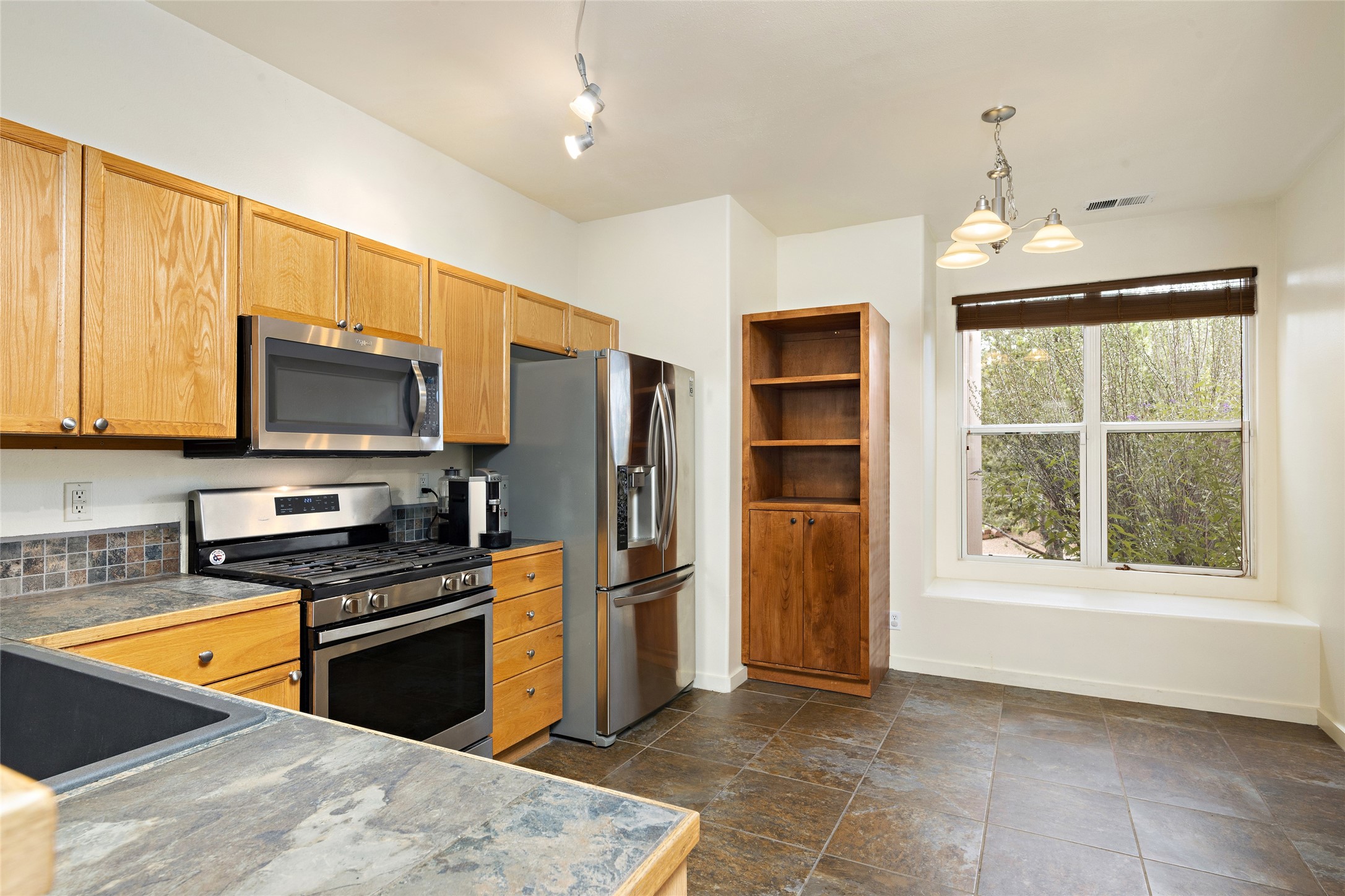 2 Autumn Light Place, Santa Fe, New Mexico 87508, 3 Bedrooms Bedrooms, ,2 BathroomsBathrooms,Residential,For Sale,2 Autumn Light Place,202232122