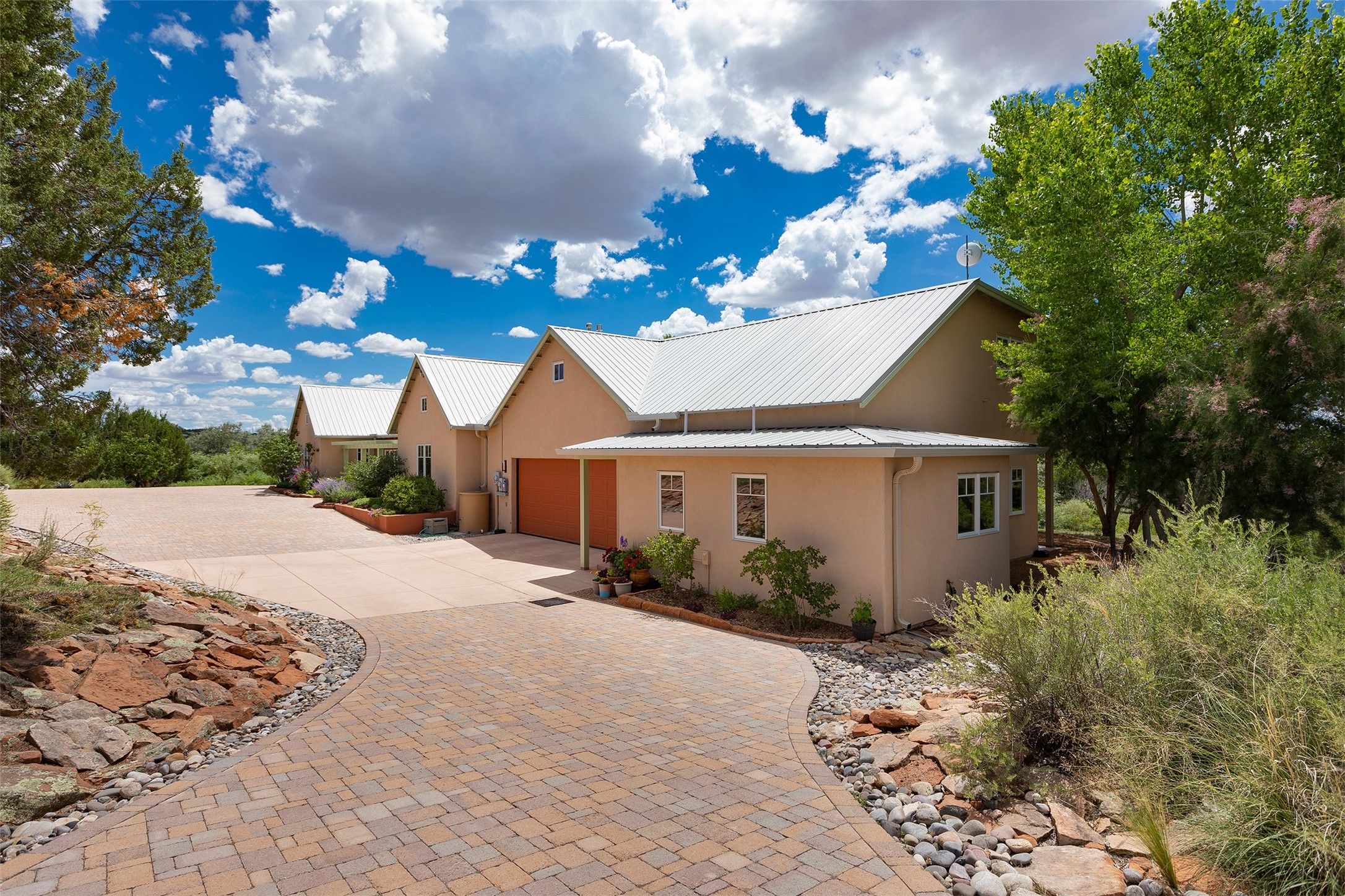 36 Vista Lagunitas, Santa Fe, New Mexico 87507, 4 Bedrooms Bedrooms, ,5 BathroomsBathrooms,Residential,For Sale,36 Vista Lagunitas,202232522