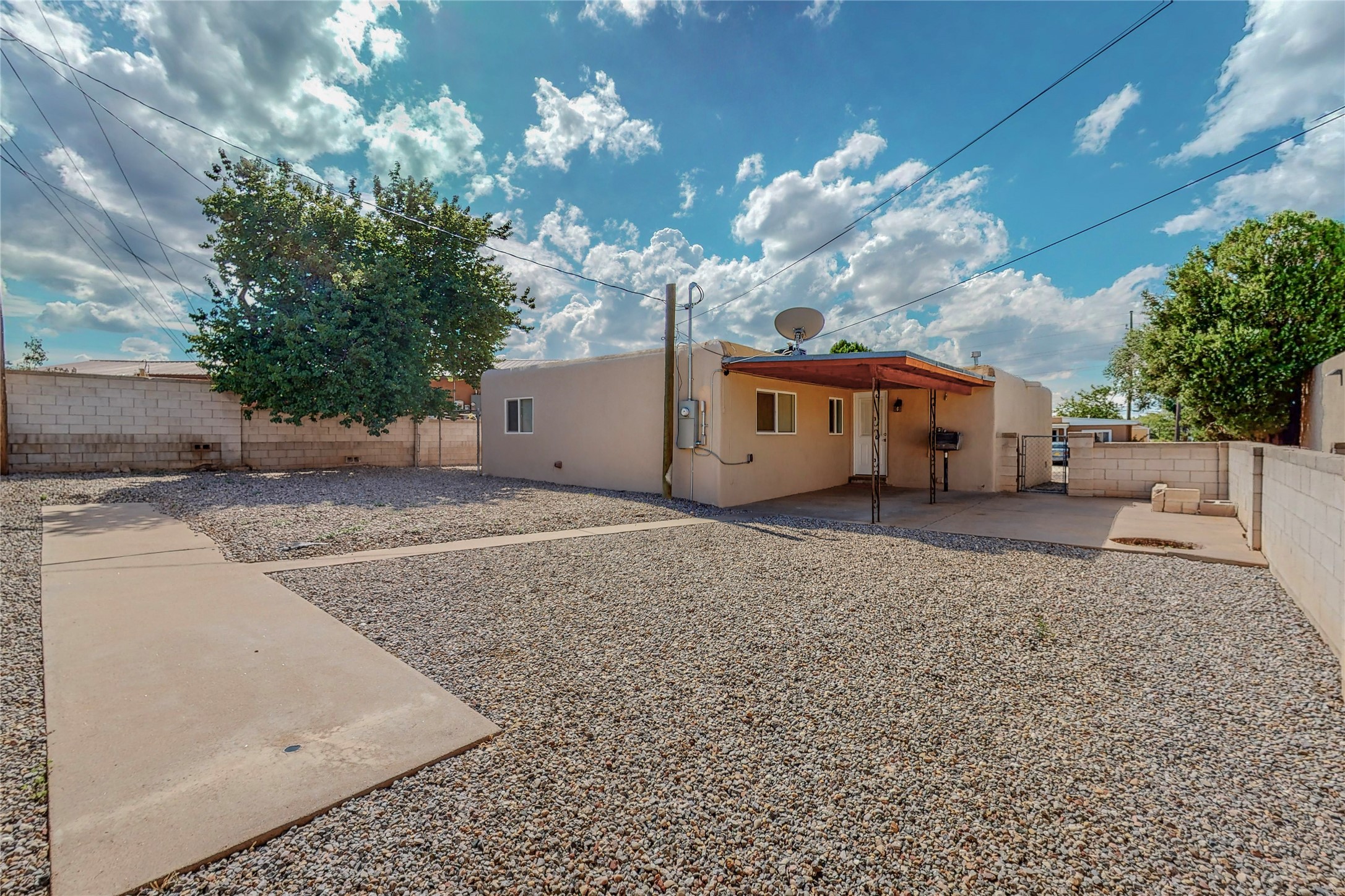 1014 Valerie Circle, Santa Fe, New Mexico 87507, 3 Bedrooms Bedrooms, ,1 BathroomBathrooms,Residential,For Sale,1014 Valerie Circle,202232797