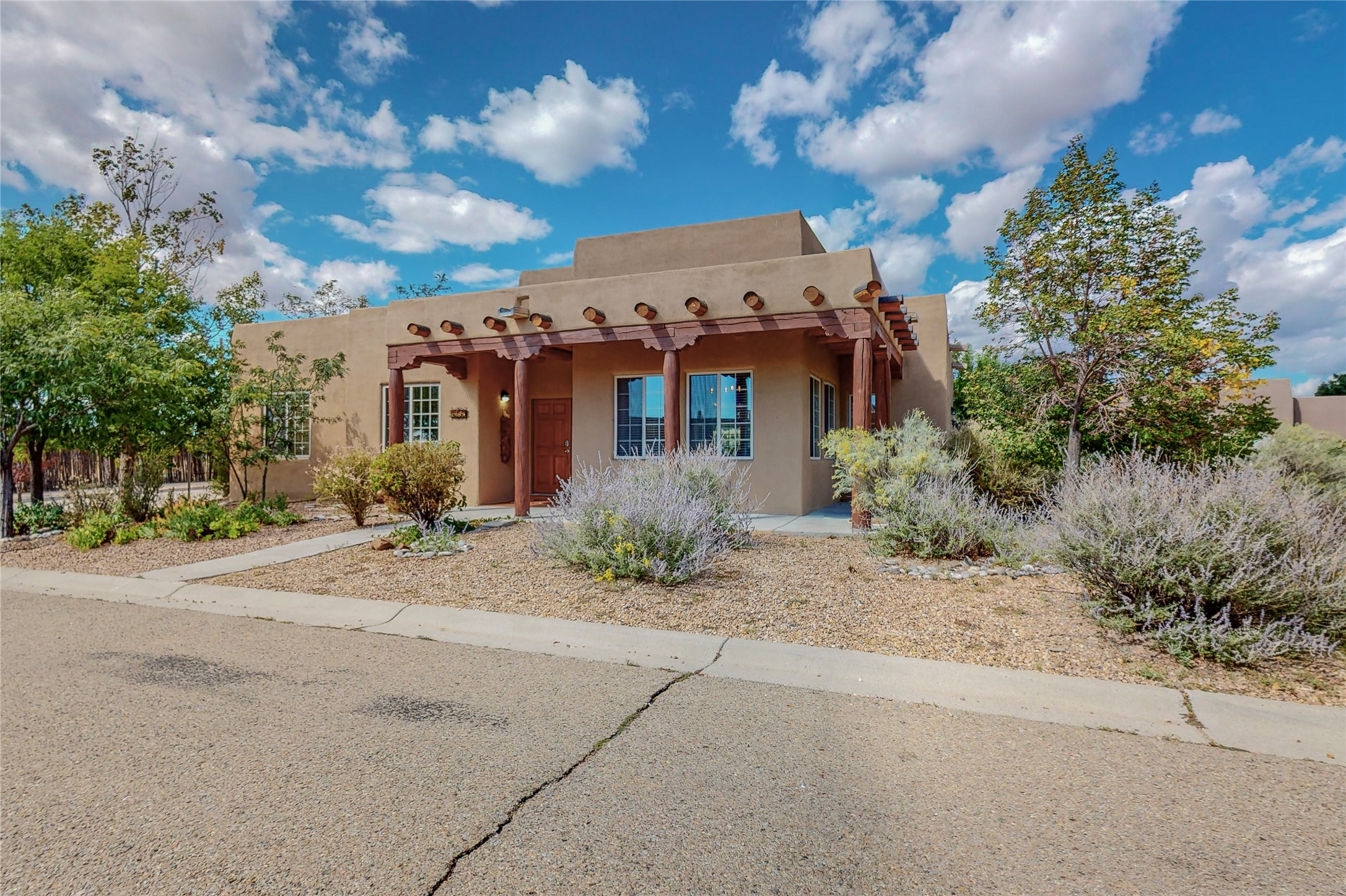 4259 Indian Summer Lane, Santa Fe, New Mexico 87507, 4 Bedrooms Bedrooms, ,3 BathroomsBathrooms,Residential,For Sale,4259 Indian Summer Lane,202233007