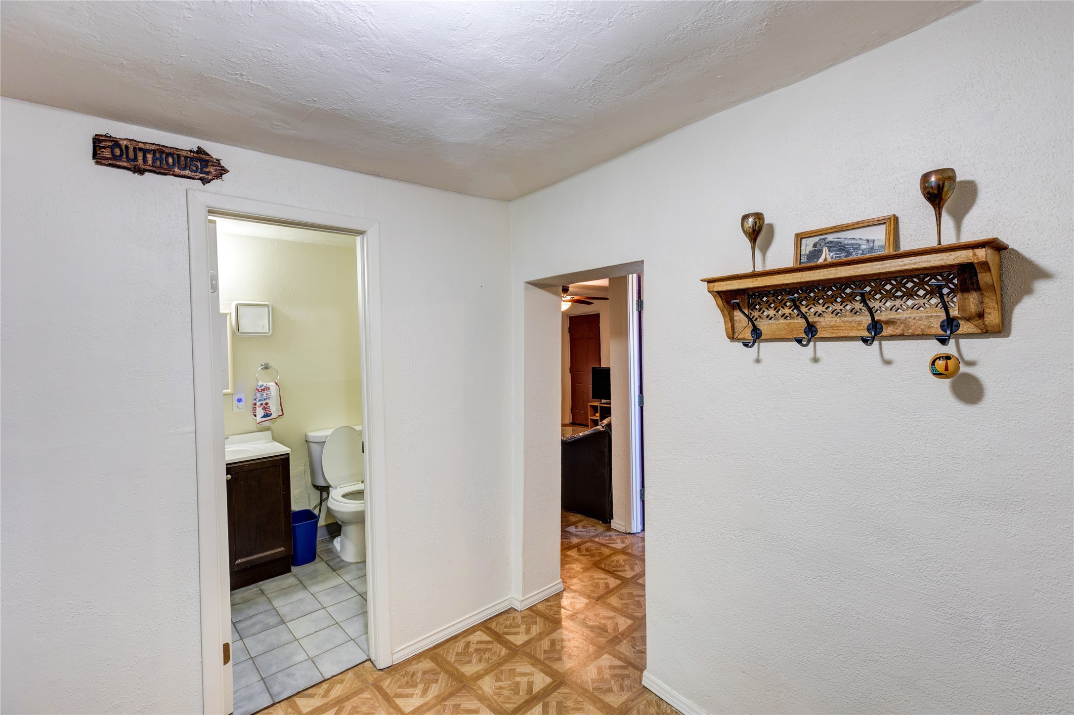 3900 Agua Fria Rd, Santa Fe, New Mexico 87507, 2 Bedrooms Bedrooms, ,1 BathroomBathrooms,Residential,For Sale,3900 Agua Fria Rd,202233252