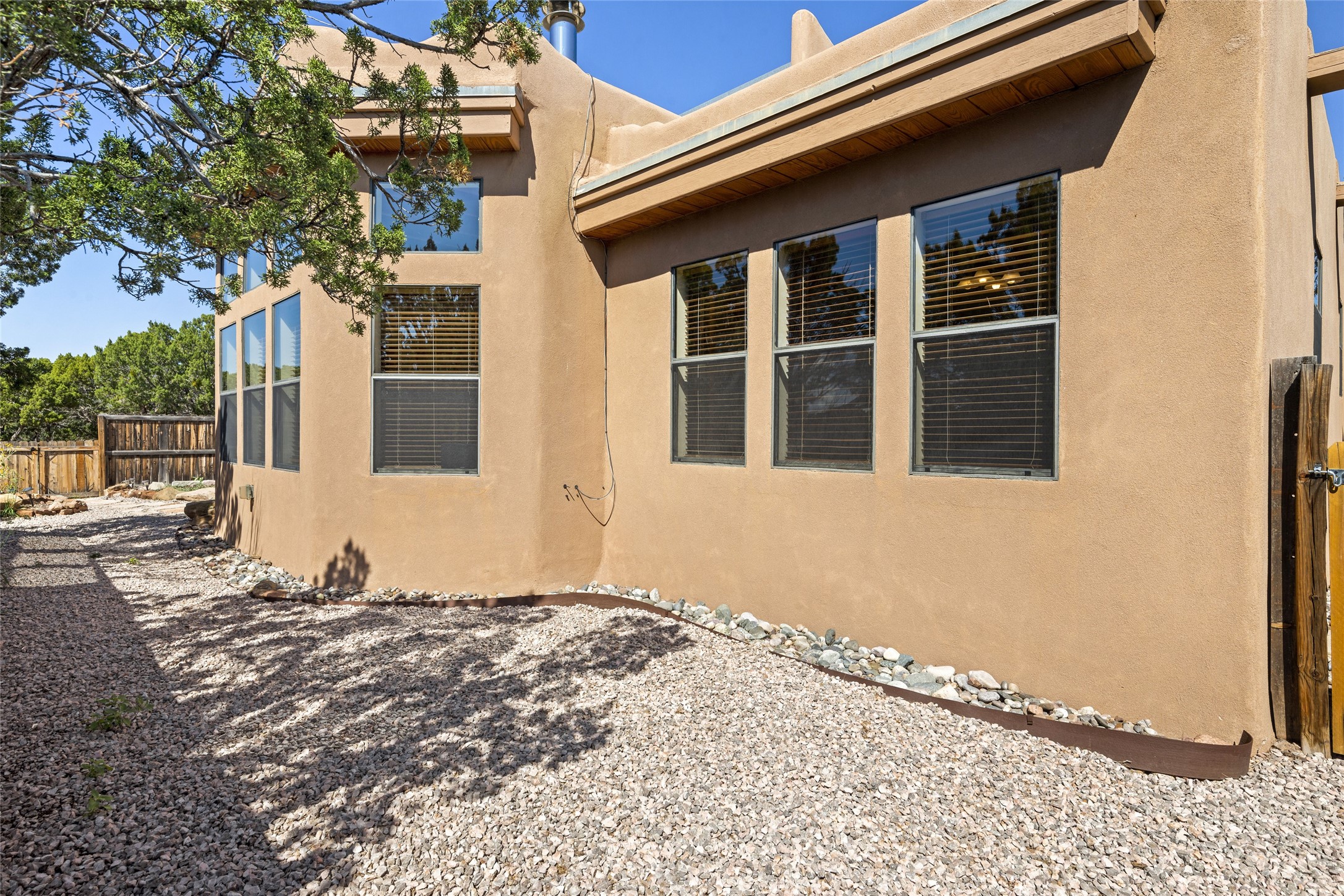 36 Cerrado Loop, Santa Fe, New Mexico 87508, 3 Bedrooms Bedrooms, ,2 BathroomsBathrooms,Residential,For Sale,36 Cerrado Loop,202232773
