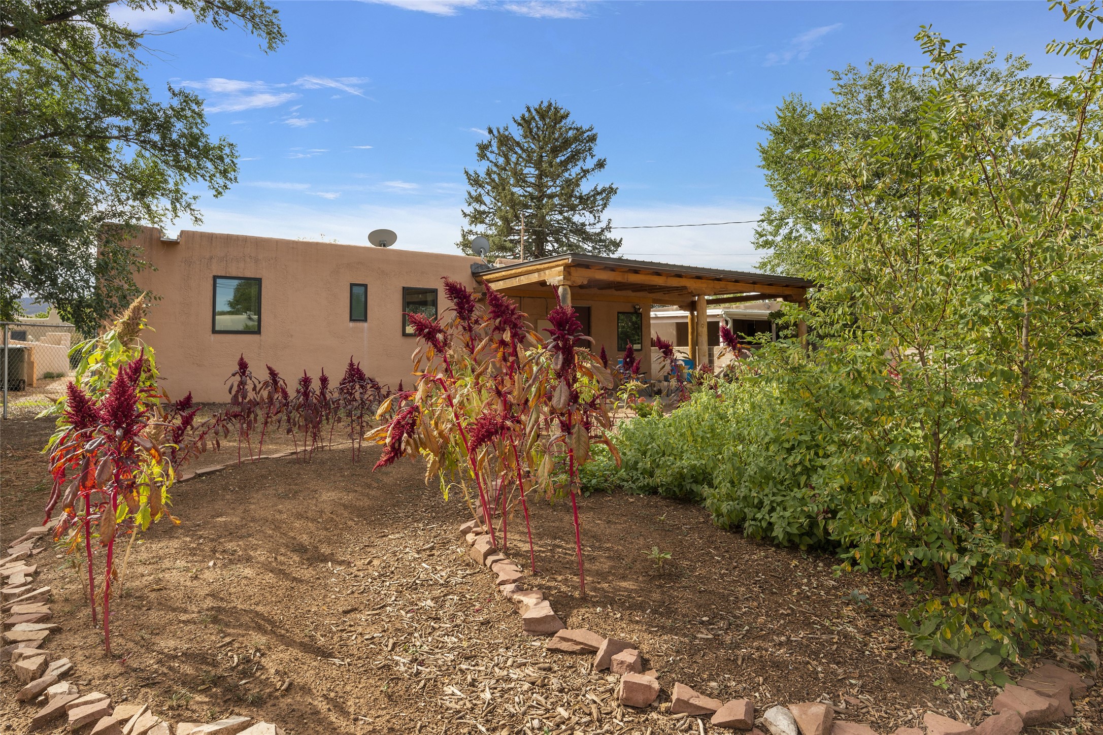 2037 Hopi Road, Santa Fe, New Mexico 87505, 2 Bedrooms Bedrooms, ,1 BathroomBathrooms,Residential,For Sale,2037 Hopi Road,202233244