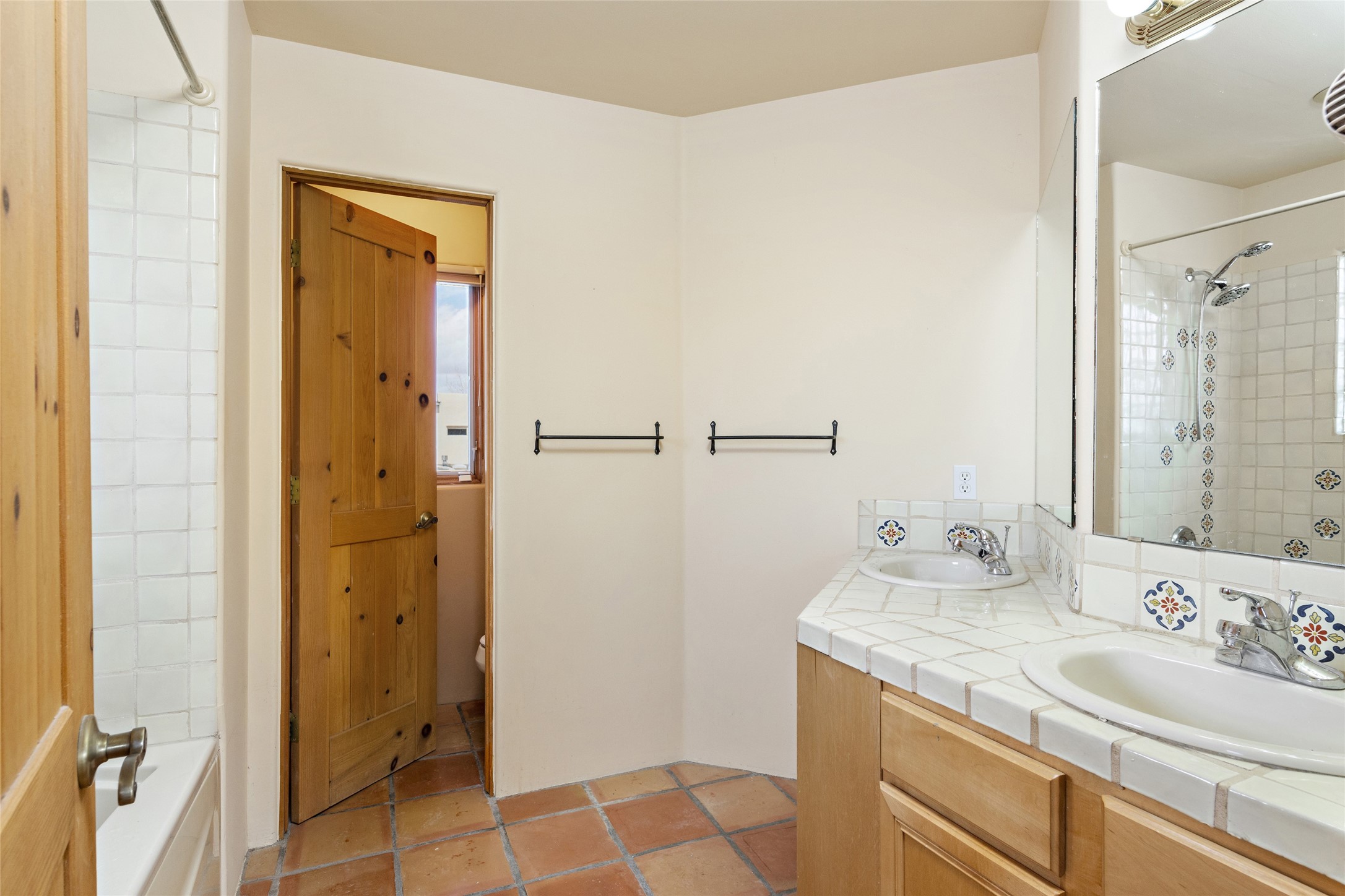 3217 La Paz Lane, Santa Fe, New Mexico 87507, 2 Bedrooms Bedrooms, ,3 BathroomsBathrooms,Residential,For Sale,3217 La Paz Lane,202234646
