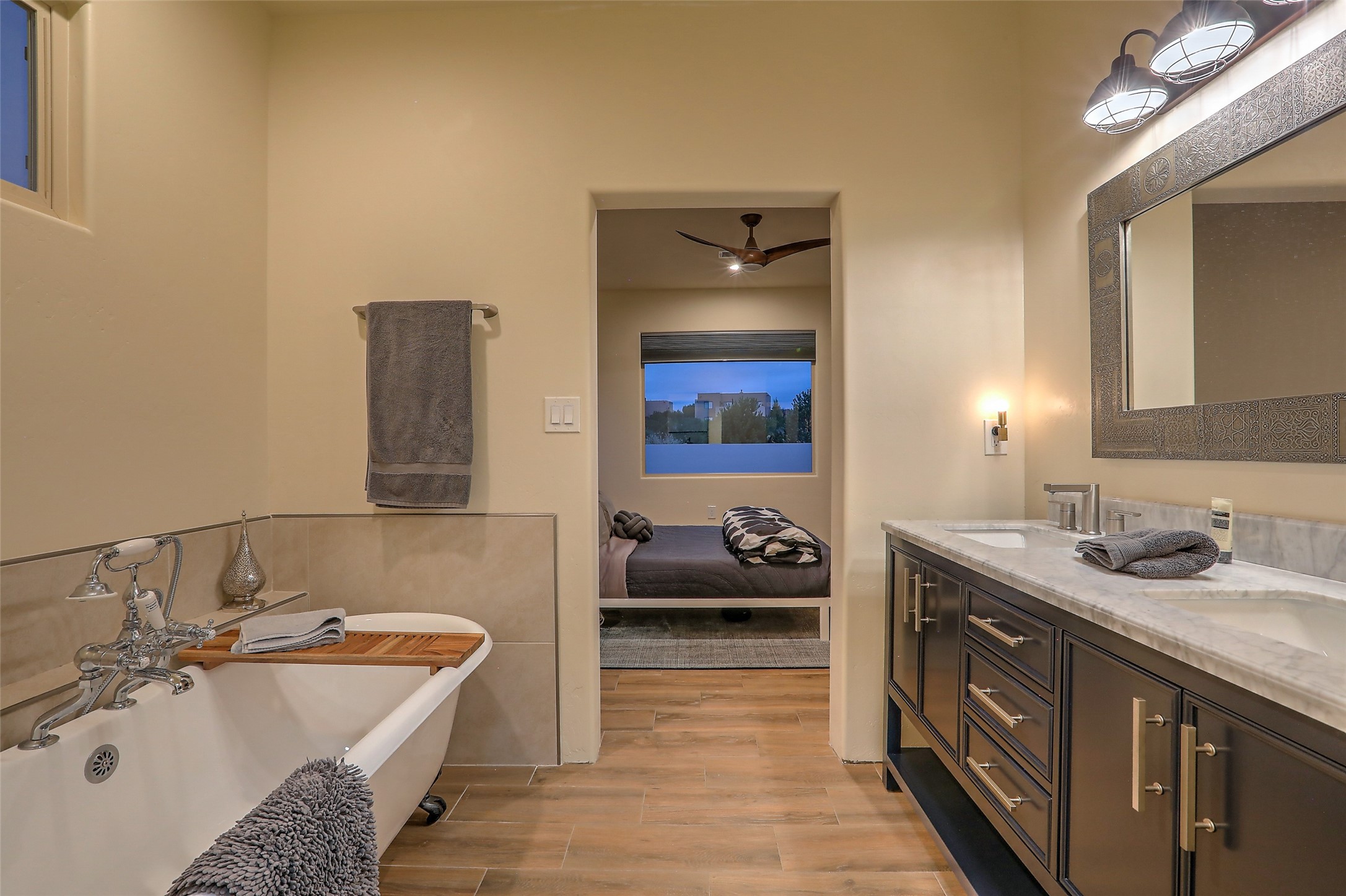 2 Via Quinta, Santa Fe, New Mexico 87507, 3 Bedrooms Bedrooms, ,2 BathroomsBathrooms,Residential,For Sale,2 Via Quinta,202334796