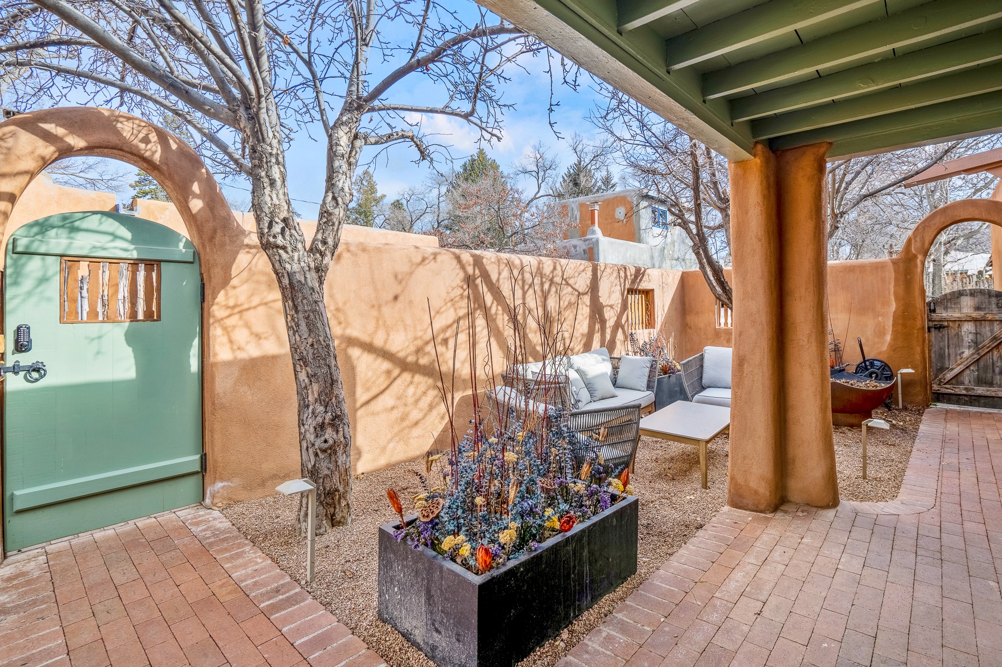 512 Acequia Madre C, Santa Fe, New Mexico 87505, 2 Bedrooms Bedrooms, ,3 BathroomsBathrooms,Residential,For Sale,512 Acequia Madre C,202334853