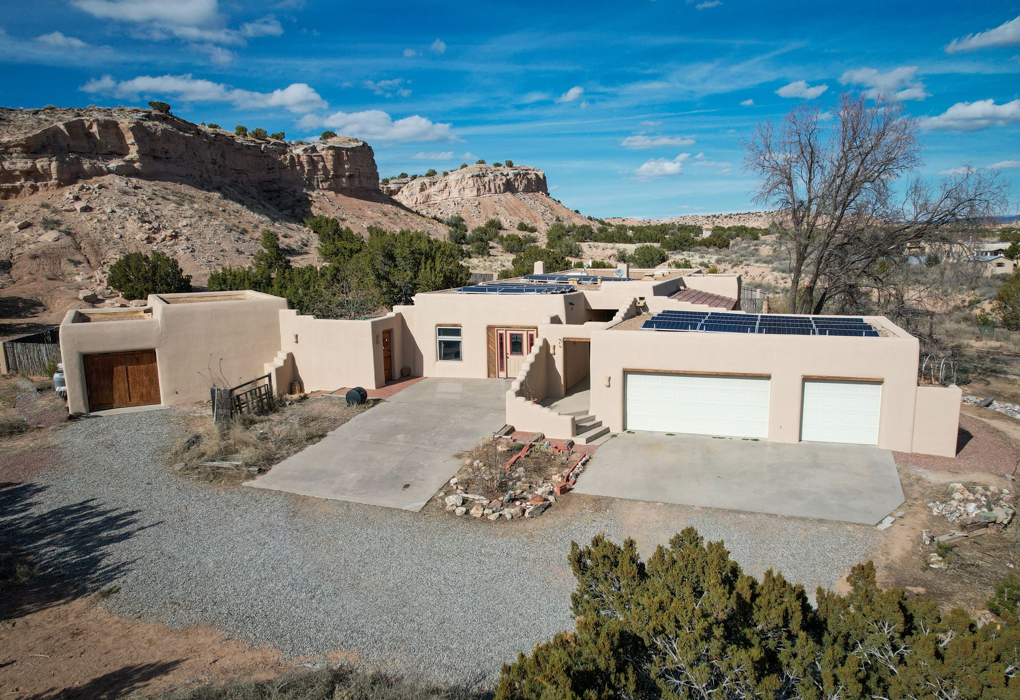 189 Thankhohay Poe, Santa Fe, New Mexico 87506, 2 Bedrooms Bedrooms, ,3 BathroomsBathrooms,Residential,For Sale,189 Thankhohay Poe,202335227