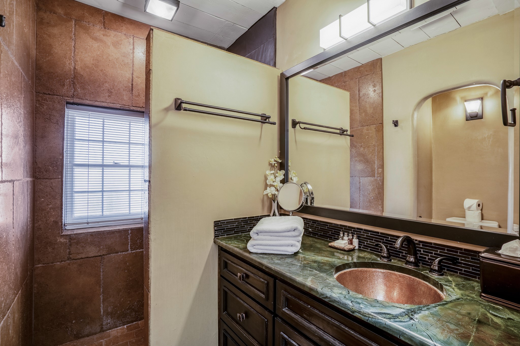 113 Camino Escondido 2, Santa Fe, New Mexico 87501, ,1 BathroomBathrooms,Residential,For Sale,113 Camino Escondido 2,202337840