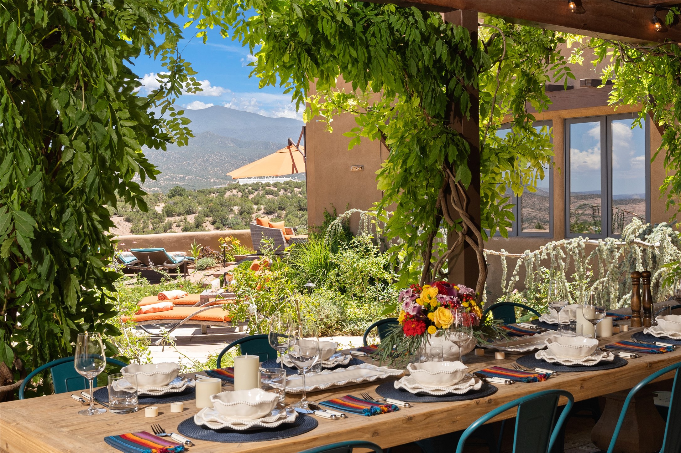 Enjoy fresco dining with sweeping mountain views!