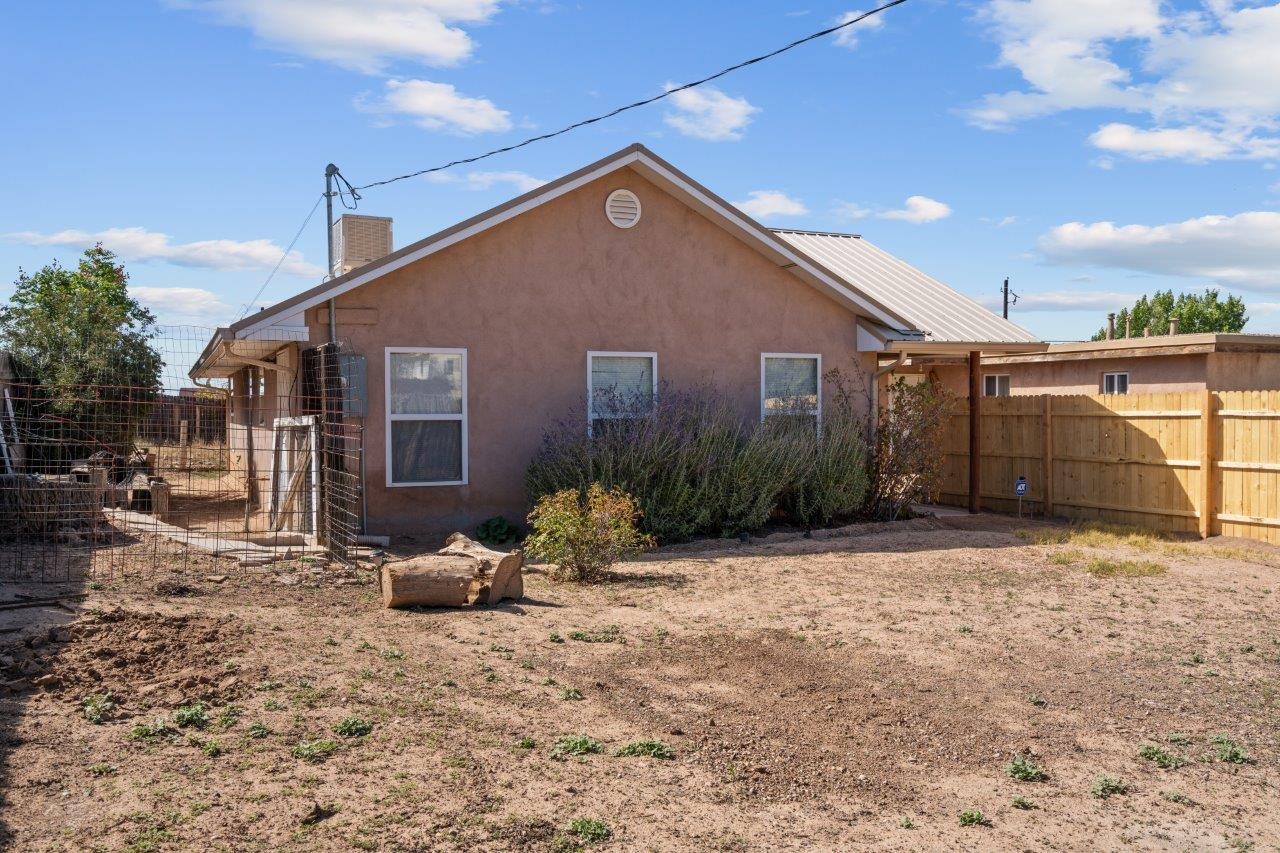2404 Agua Fria St A, Santa Fe, New Mexico 87505, 3 Bedrooms Bedrooms, ,2 BathroomsBathrooms,Residential,For Sale,2404 Agua Fria St A,202341275