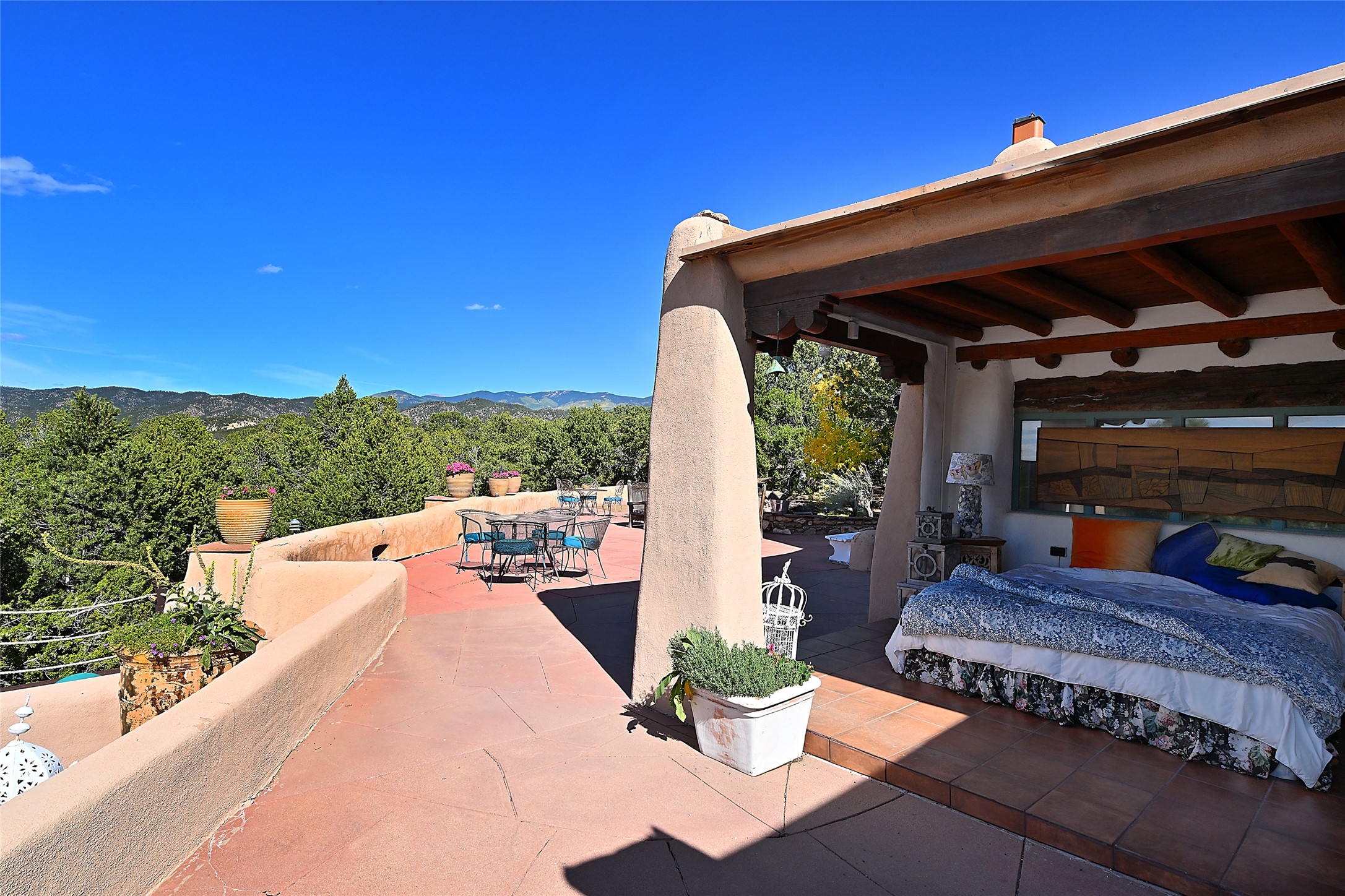 185 Brownell Howland, Santa Fe, New Mexico 87501, 5 Bedrooms Bedrooms, ,6 BathroomsBathrooms,Residential,For Sale,185 Brownell Howland,202341636